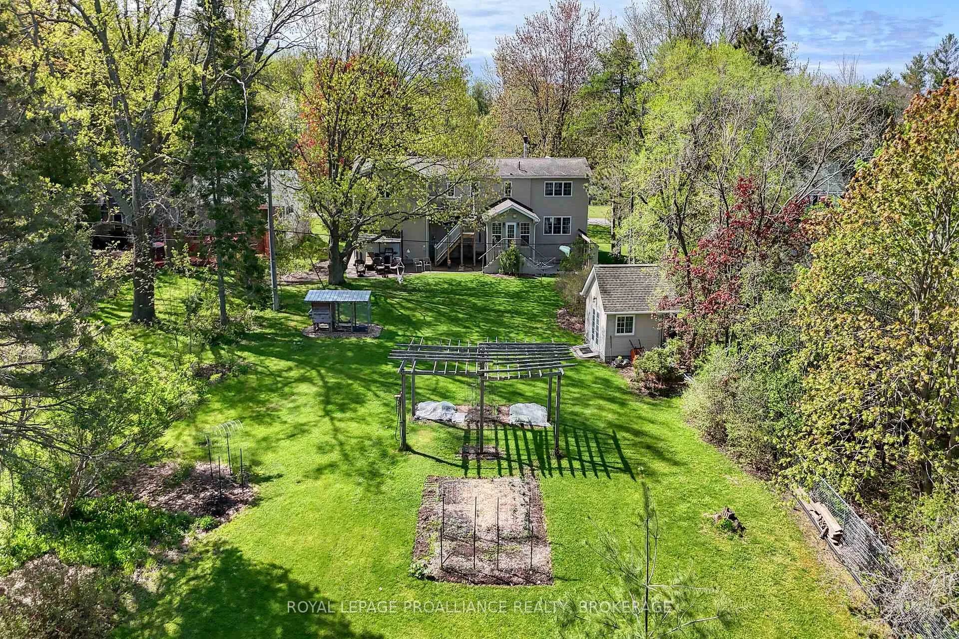 Photo 49 of 9 Grenville Crescent, Kingston, West of Sir John A. Blvd — HOMEH