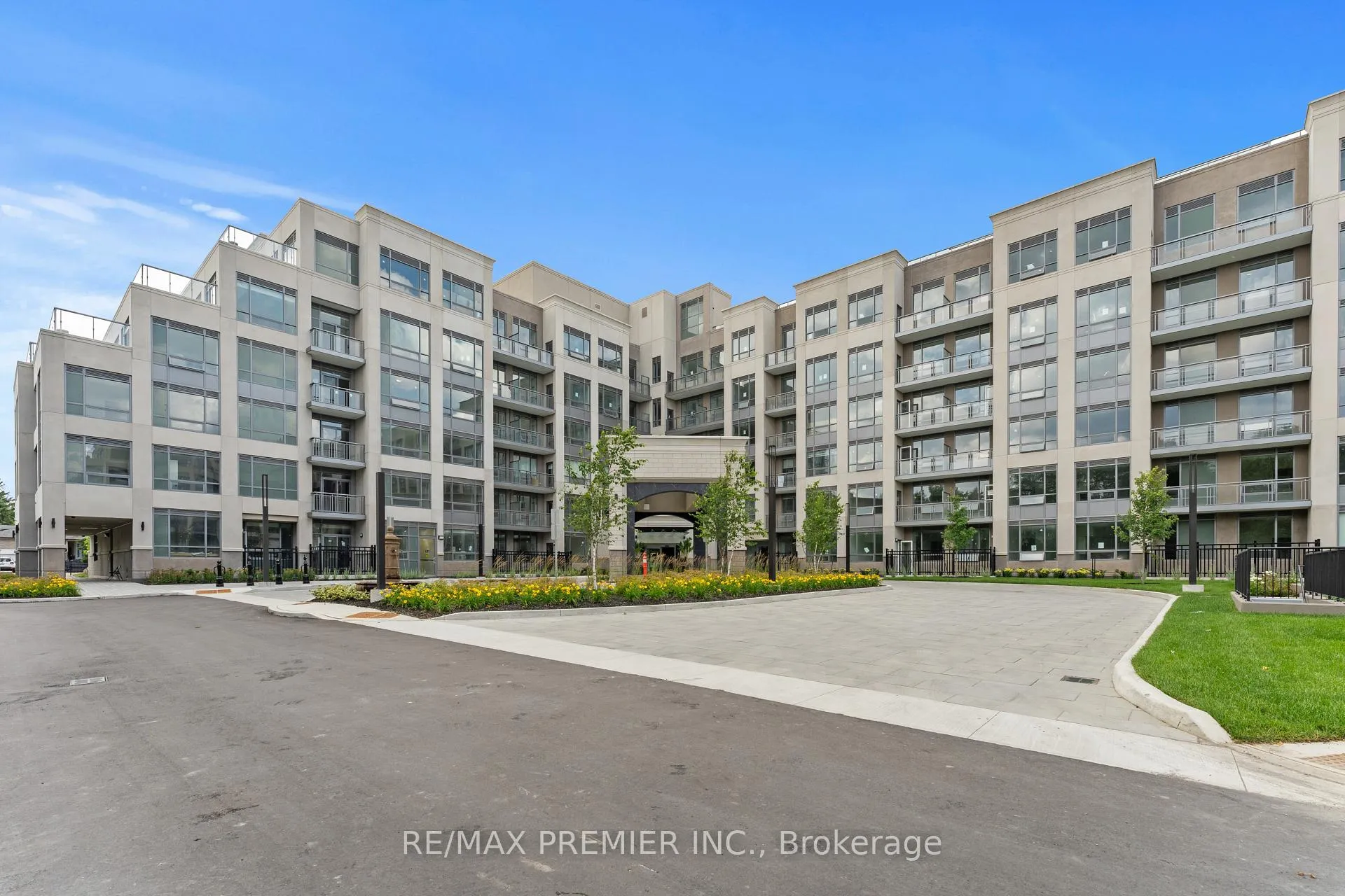 Photo 2 of Unit 435, 2075 King Road, King, King City — HOMEH