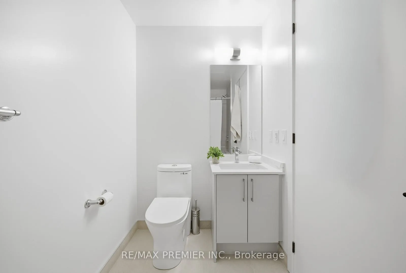 Photo 14 of Unit 435, 2075 King Road, King, King City — HOMEH