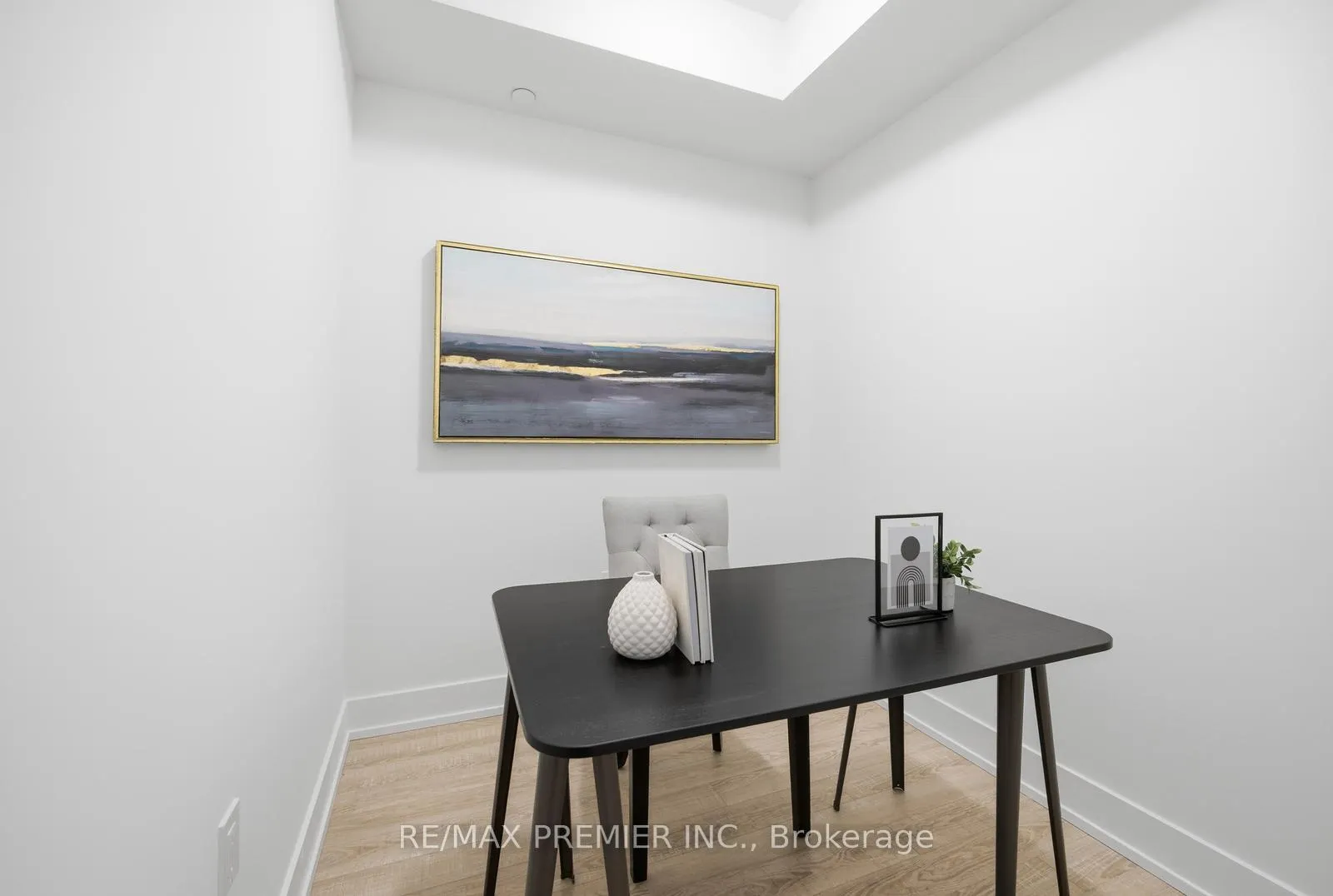 Photo 16 of Unit 435, 2075 King Road, King, King City — HOMEH