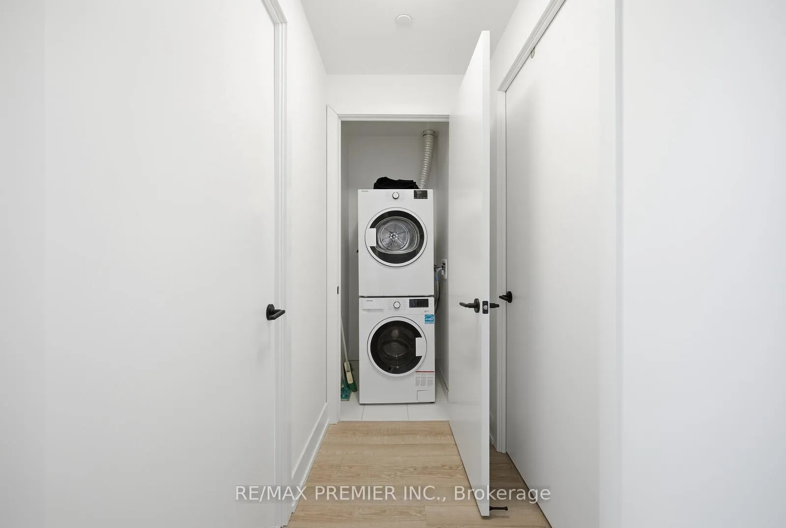 Photo 17 of Unit 435, 2075 King Road, King, King City — HOMEH