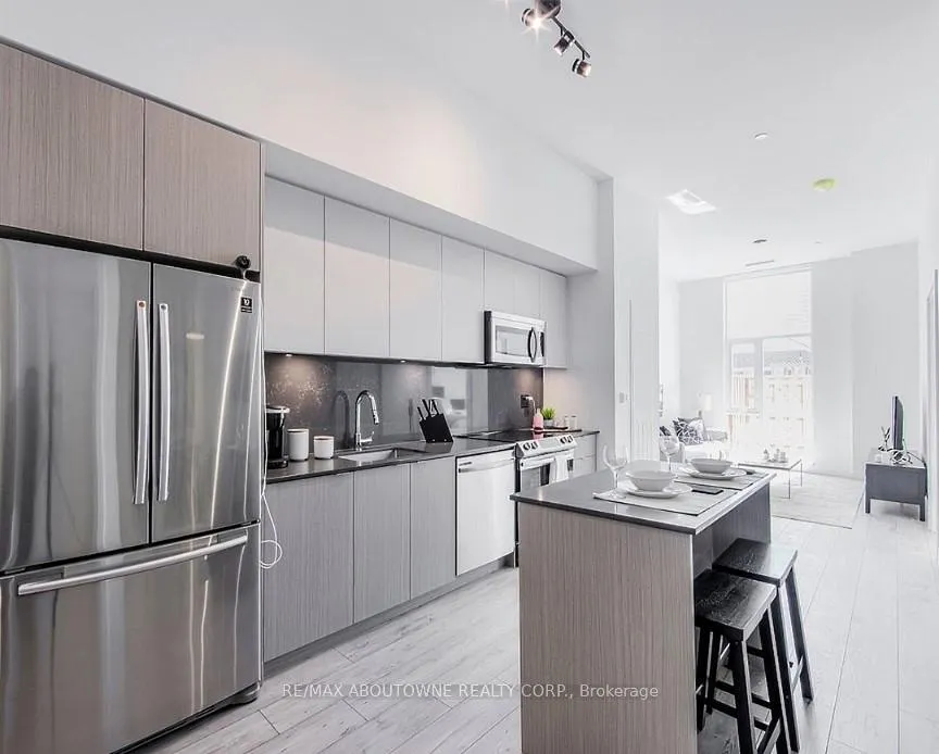 Photo 4 of Unit B0819, 133 Bronte Road, Oakville, Bronte — HOMEH