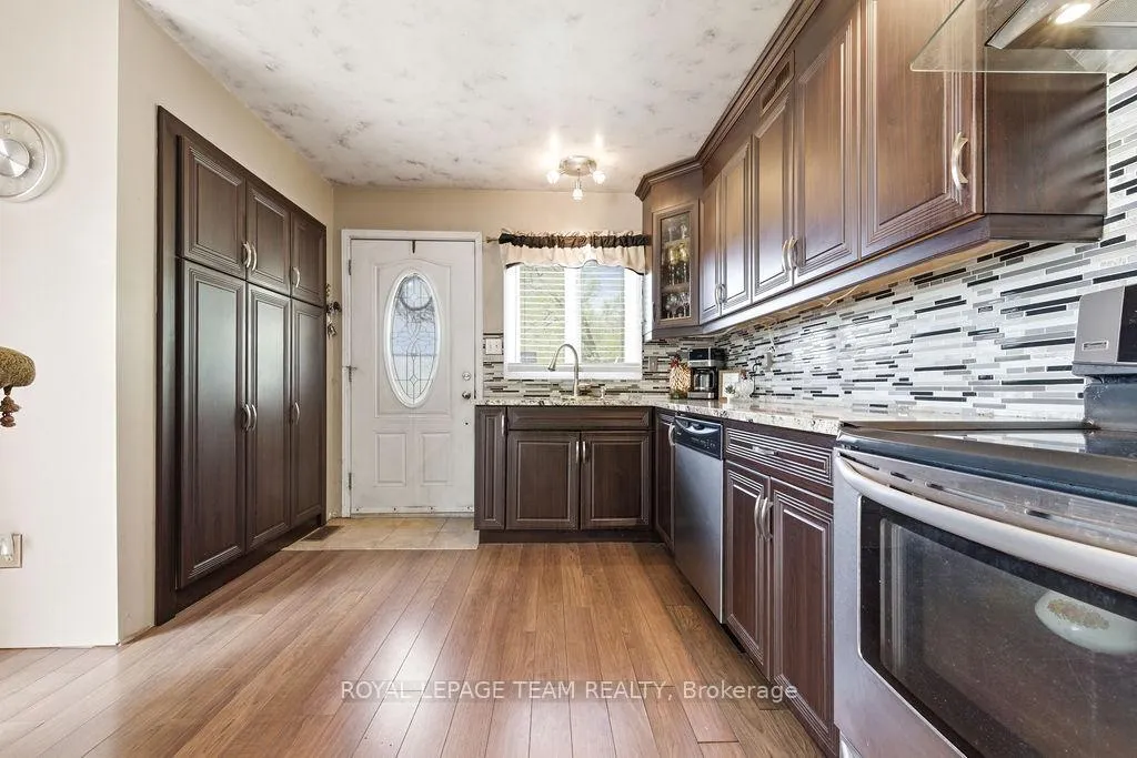 Photo 7 of 437 Island View Drive, North Algona Wilberforce, North Algona/Wilberforce Twp — HOMEH