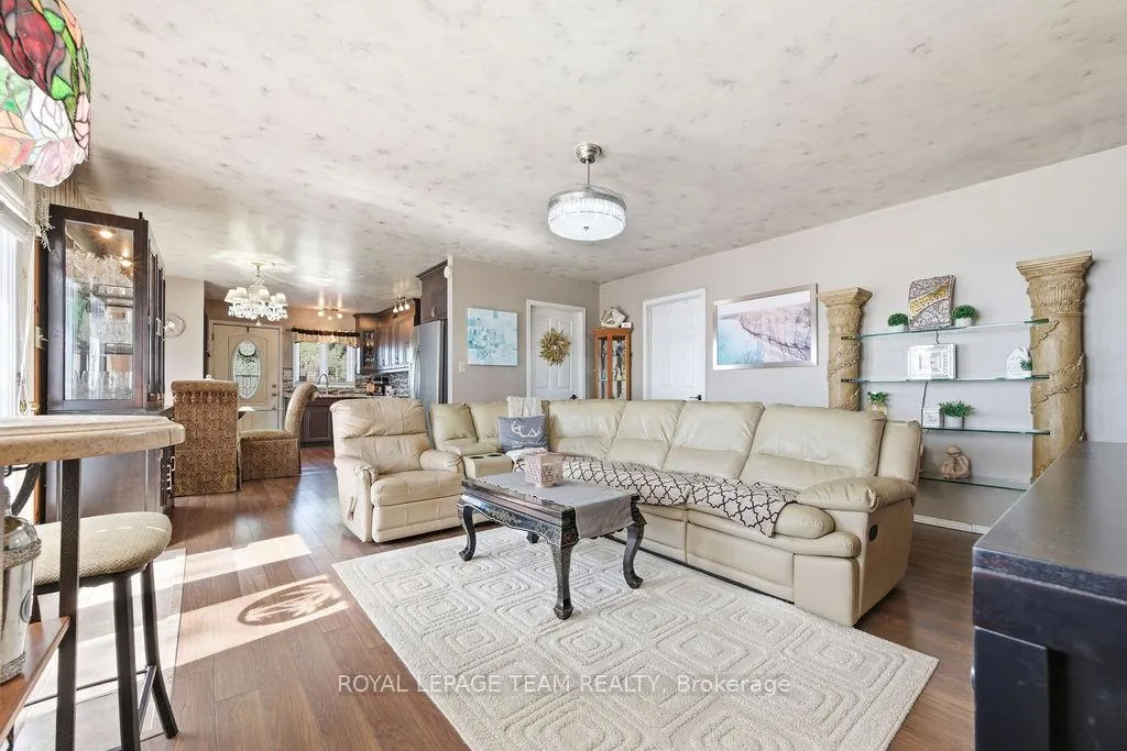 Photo 10 of 437 Island View Drive, North Algona Wilberforce, North Algona/Wilberforce Twp — HOMEH