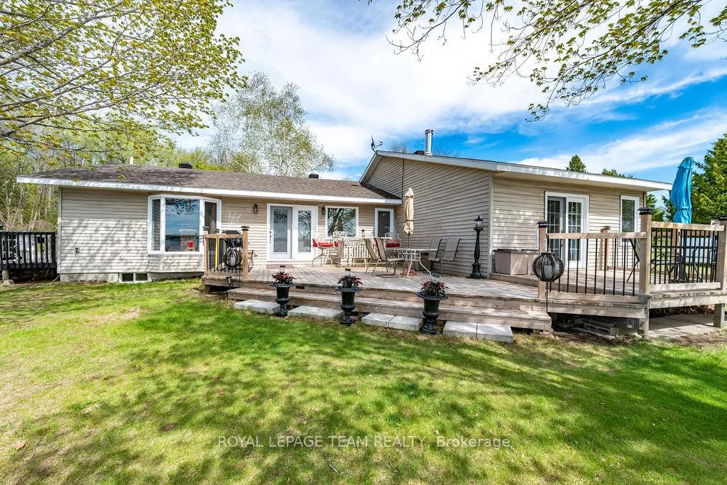 Photo 16 of 437 Island View Drive, North Algona Wilberforce, North Algona/Wilberforce Twp — HOMEH