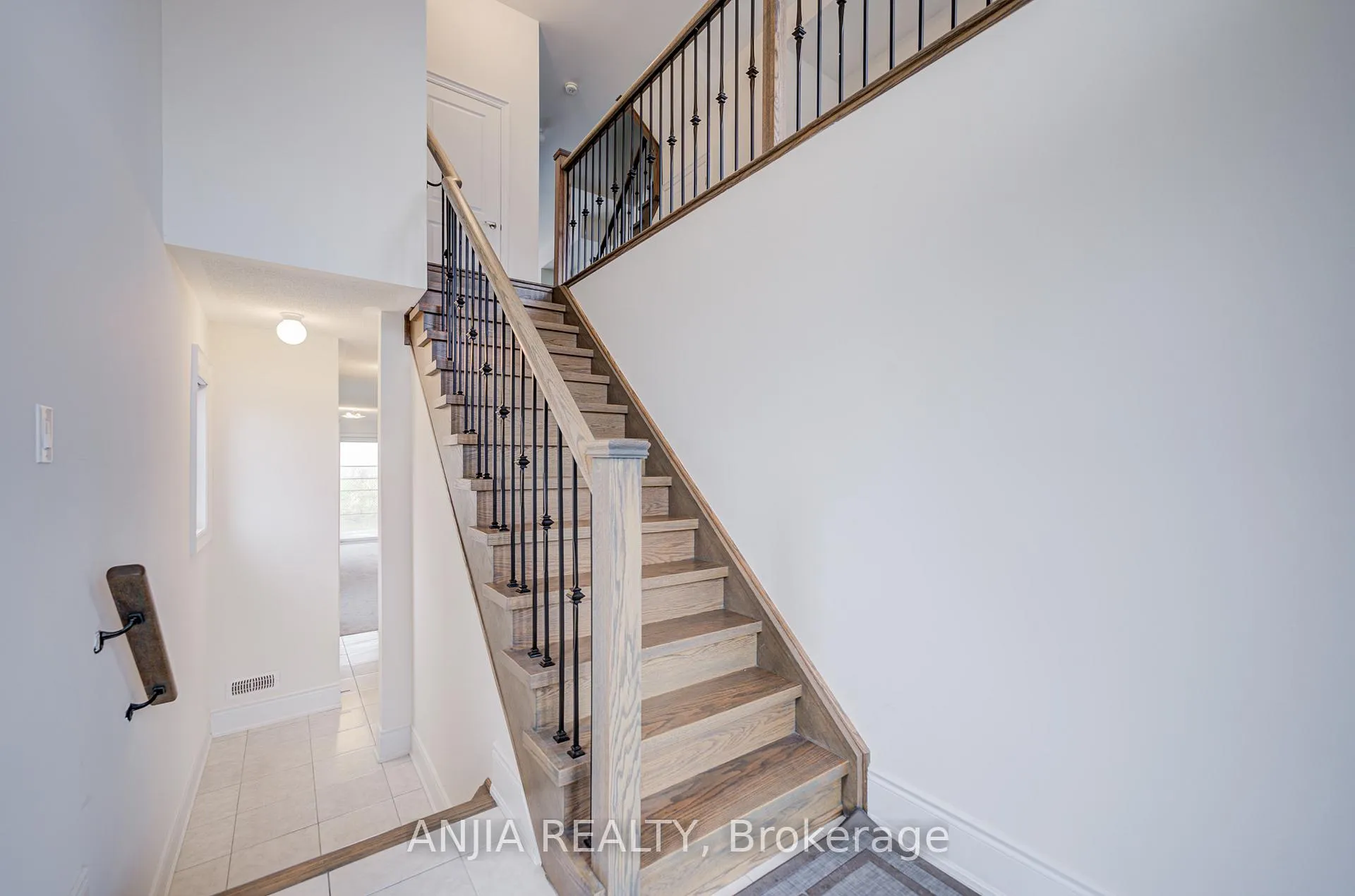 Photo 3 of 329 Swan Park Road, Markham, Greensborough — HOMEH