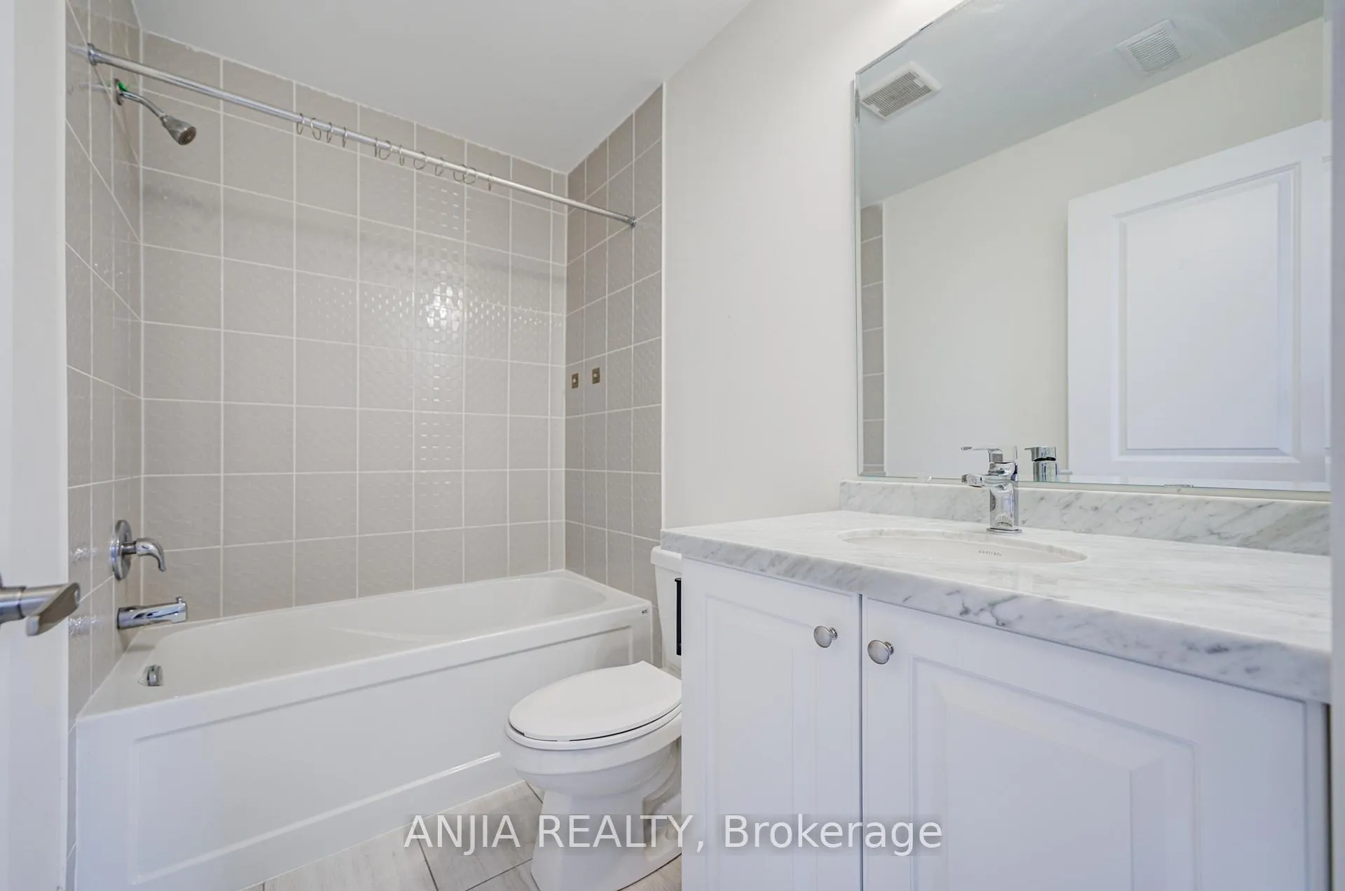Photo 8 of 329 Swan Park Road, Markham, Greensborough — HOMEH