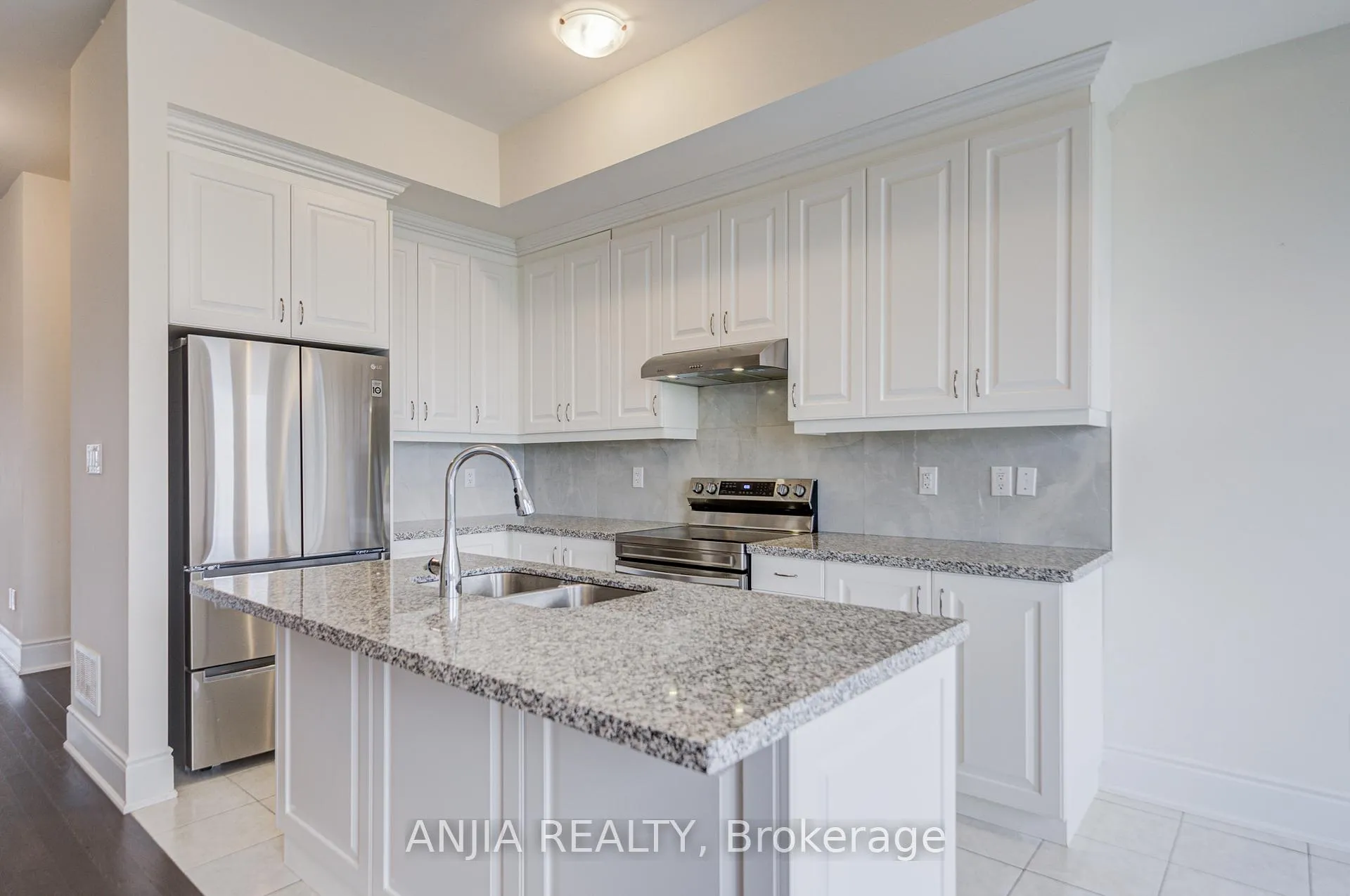 Photo 20 of 329 Swan Park Road, Markham, Greensborough — HOMEH