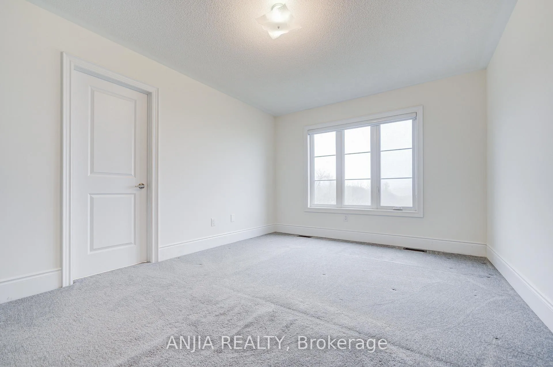 Photo 25 of 329 Swan Park Road, Markham, Greensborough — HOMEH