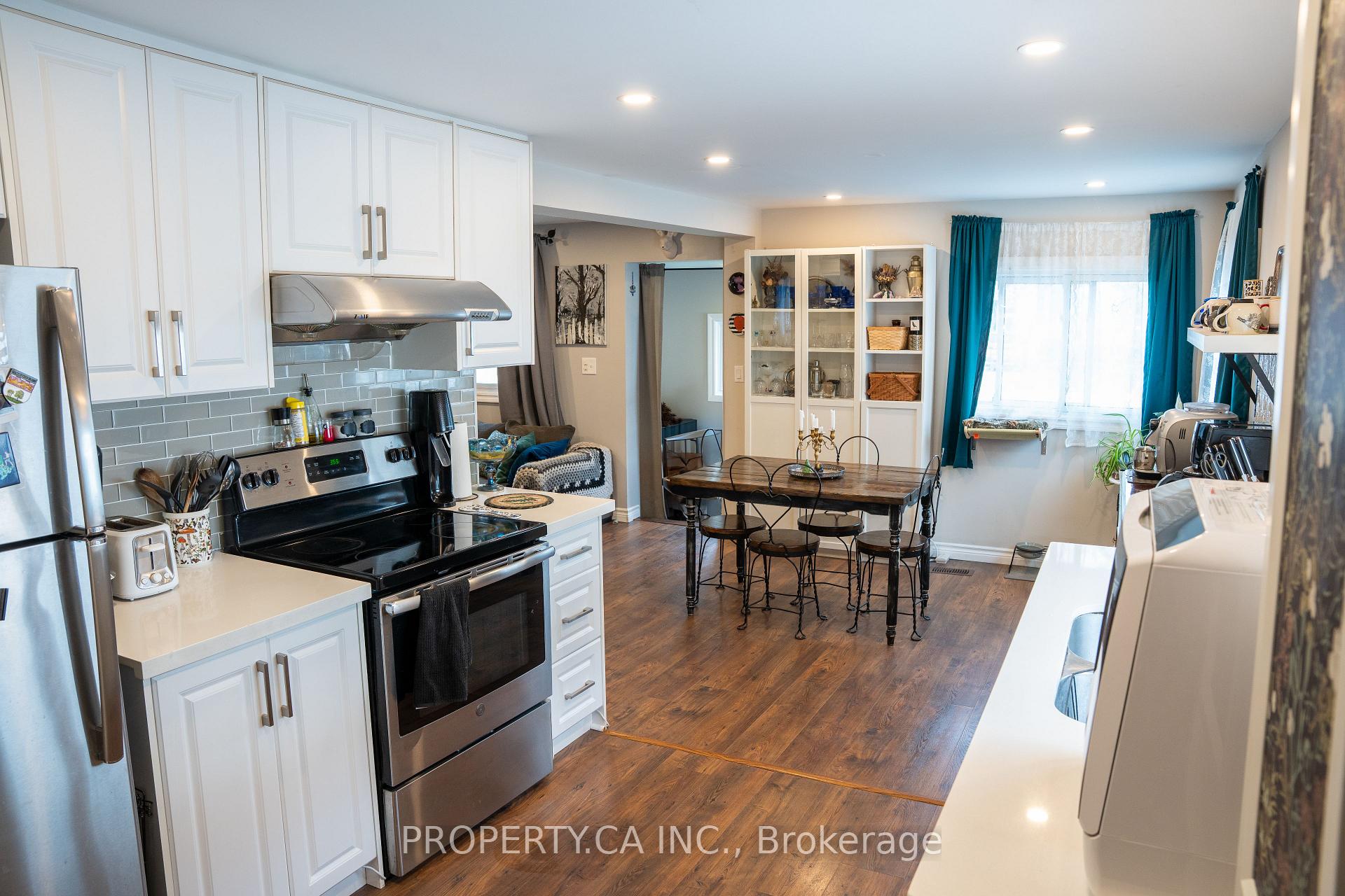 Photo 4 of 323 Pasadena Drive, Georgina, Keswick South — HOMEH