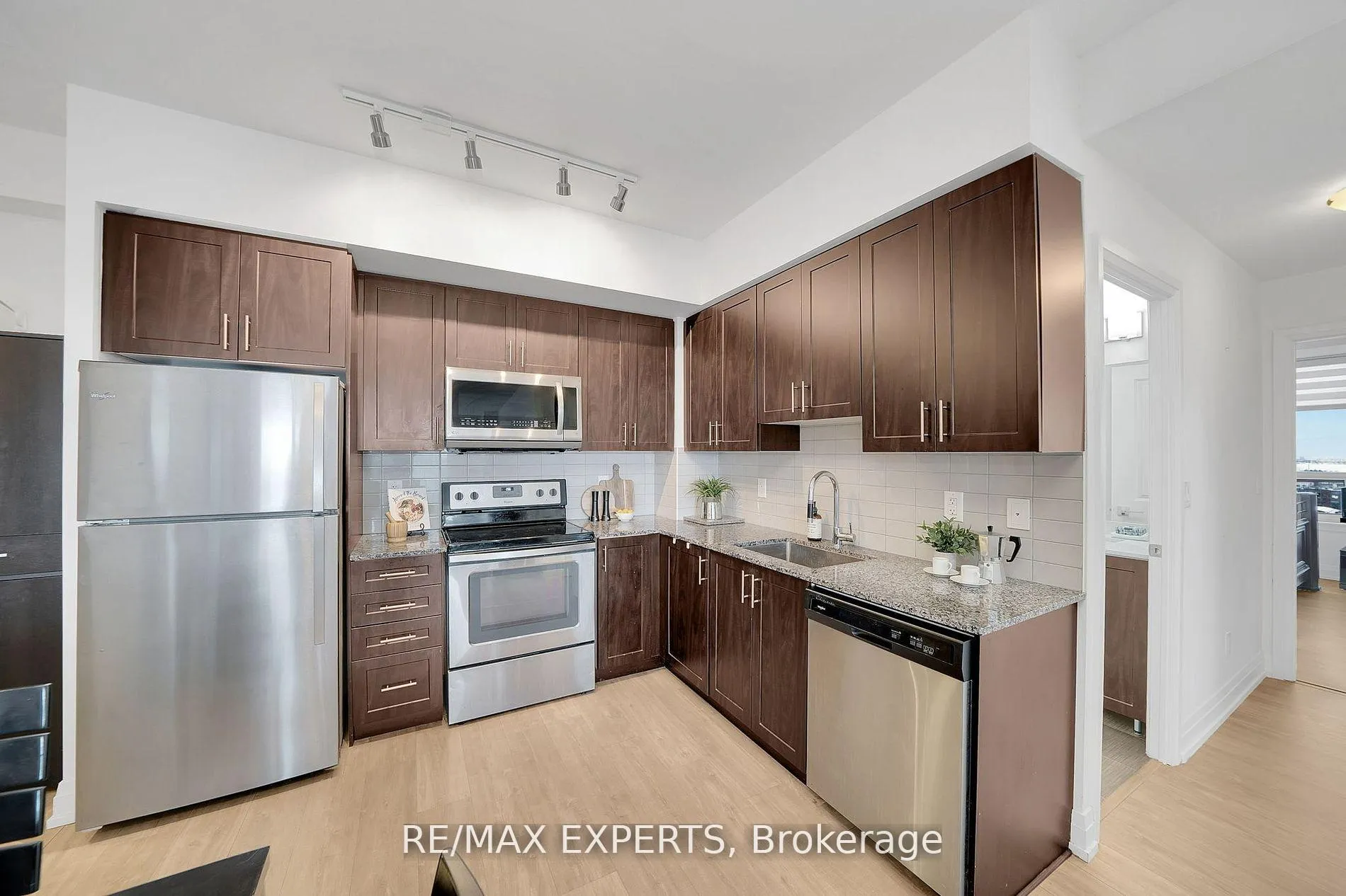 Photo 3 of Unit 911, 3600 Highway 7, Vaughan, Vaughan Corporate Centre — HOMEH
