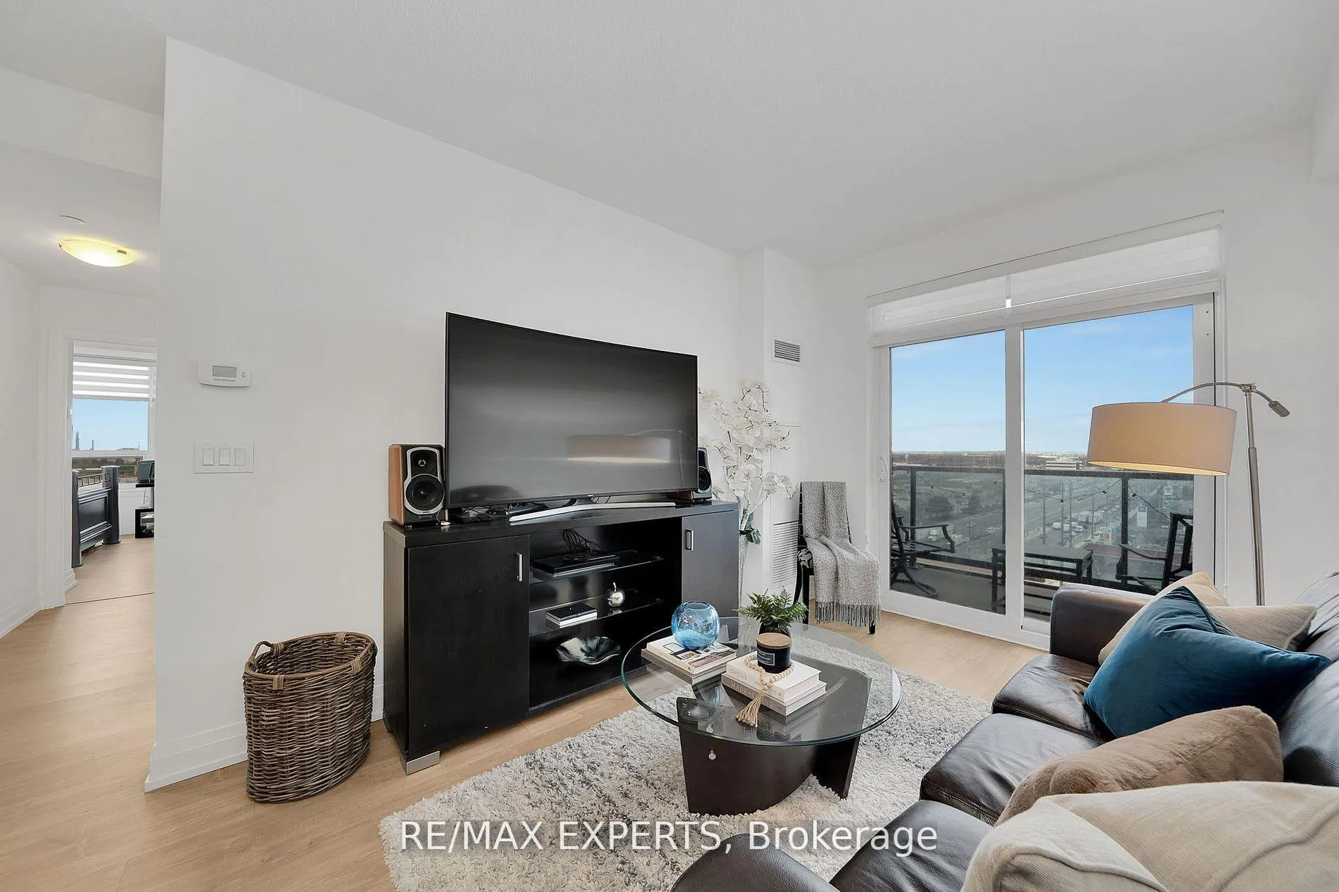 Photo 6 of Unit 911, 3600 Highway 7, Vaughan, Vaughan Corporate Centre — HOMEH