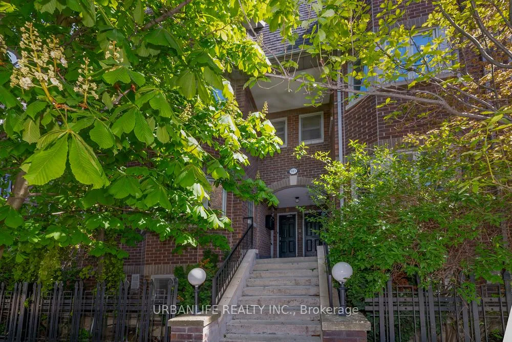 Photo 2 of 911A Adelaide Street W, Toronto, Niagara — HOMEH