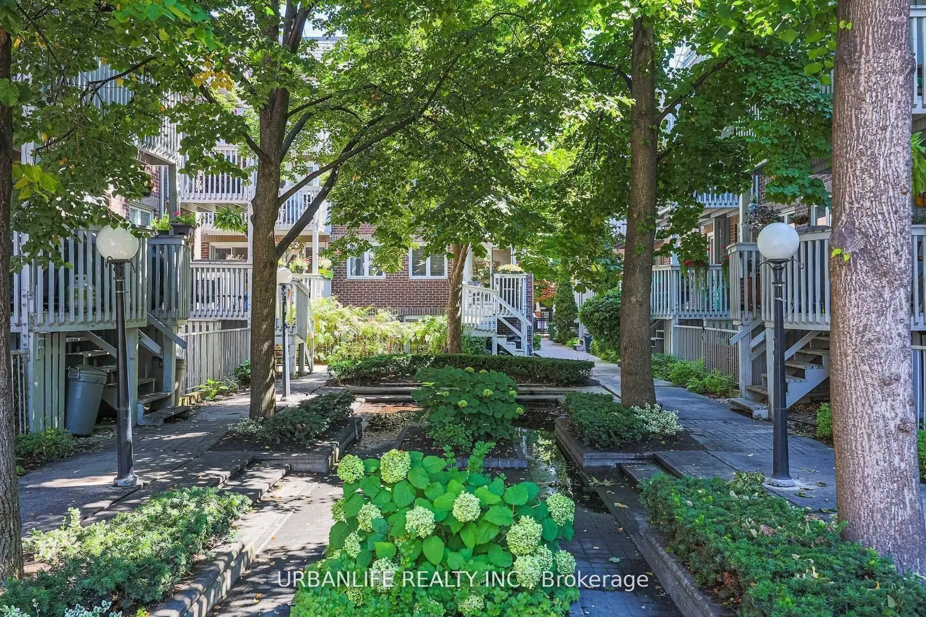 Photo 3 of 911A Adelaide Street W, Toronto, Niagara — HOMEH