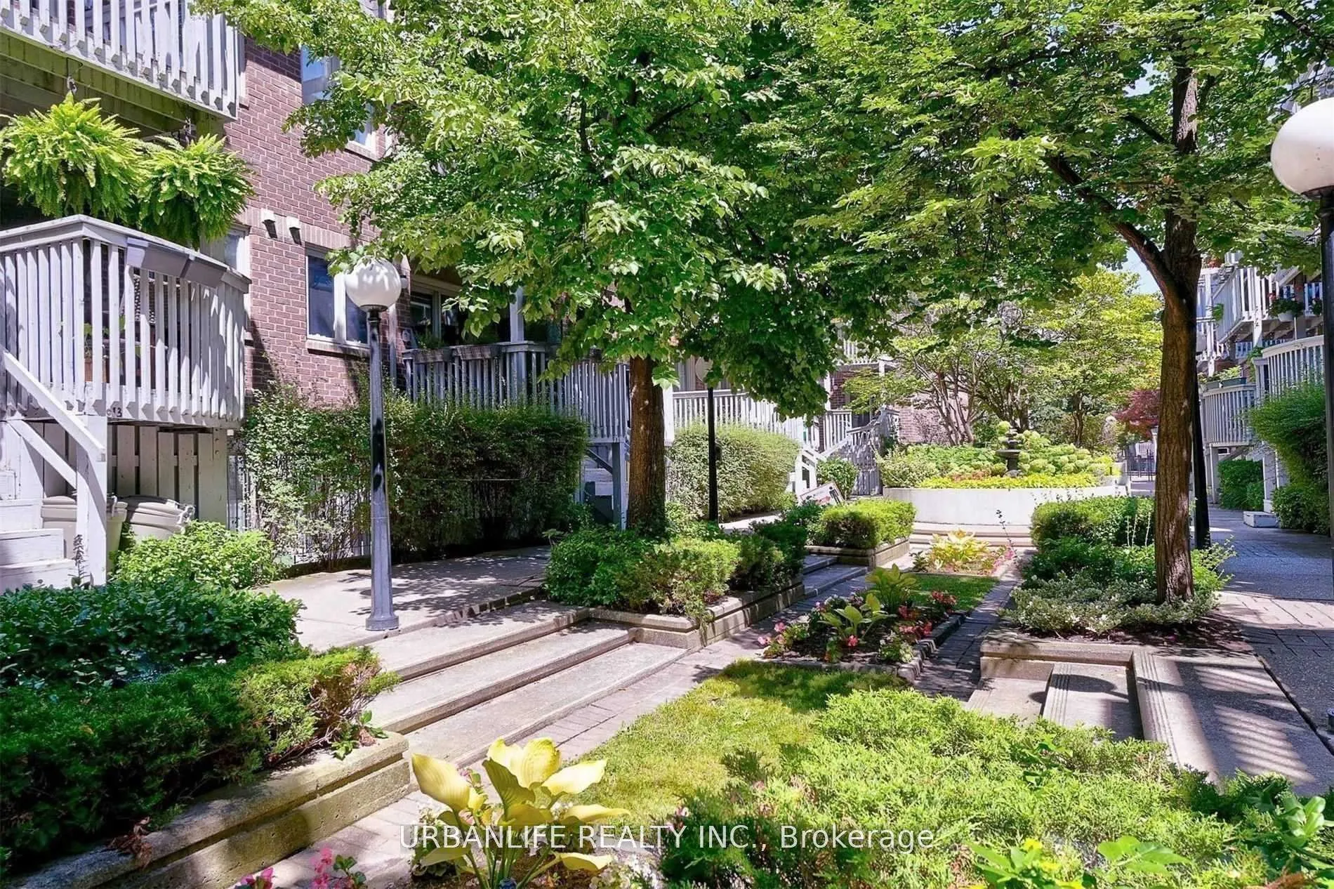Photo 4 of 911A Adelaide Street W, Toronto, Niagara — HOMEH