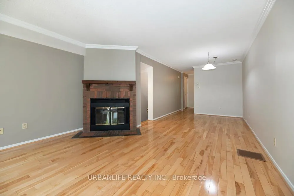 Photo 8 of 911A Adelaide Street W, Toronto, Niagara — HOMEH