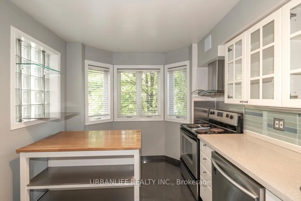 Photo 12 of 911A Adelaide Street W, Toronto, Niagara — HOMEH