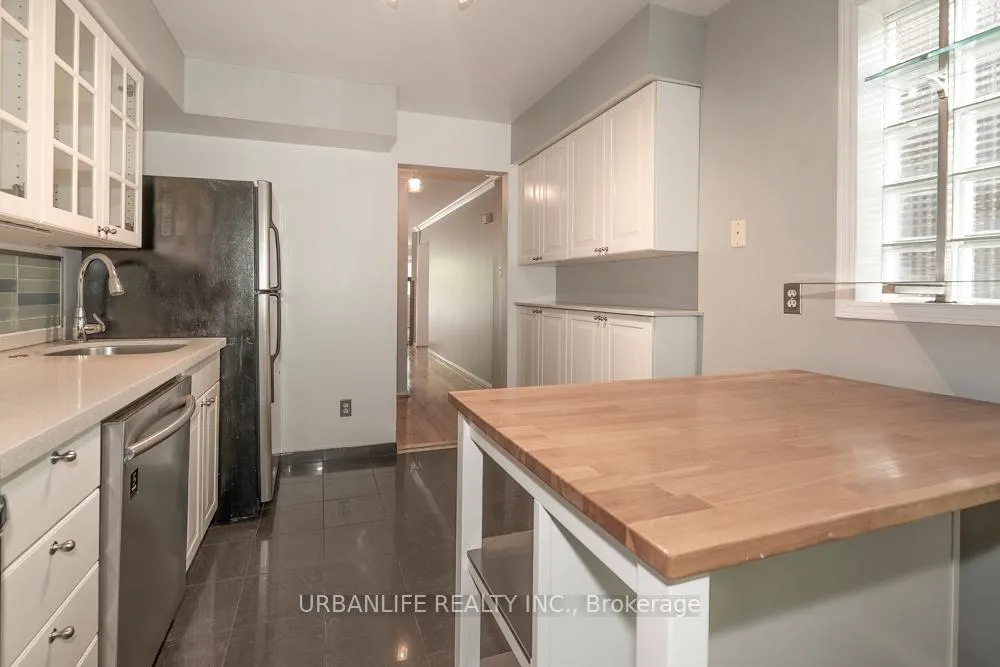 Photo 13 of 911A Adelaide Street W, Toronto, Niagara — HOMEH