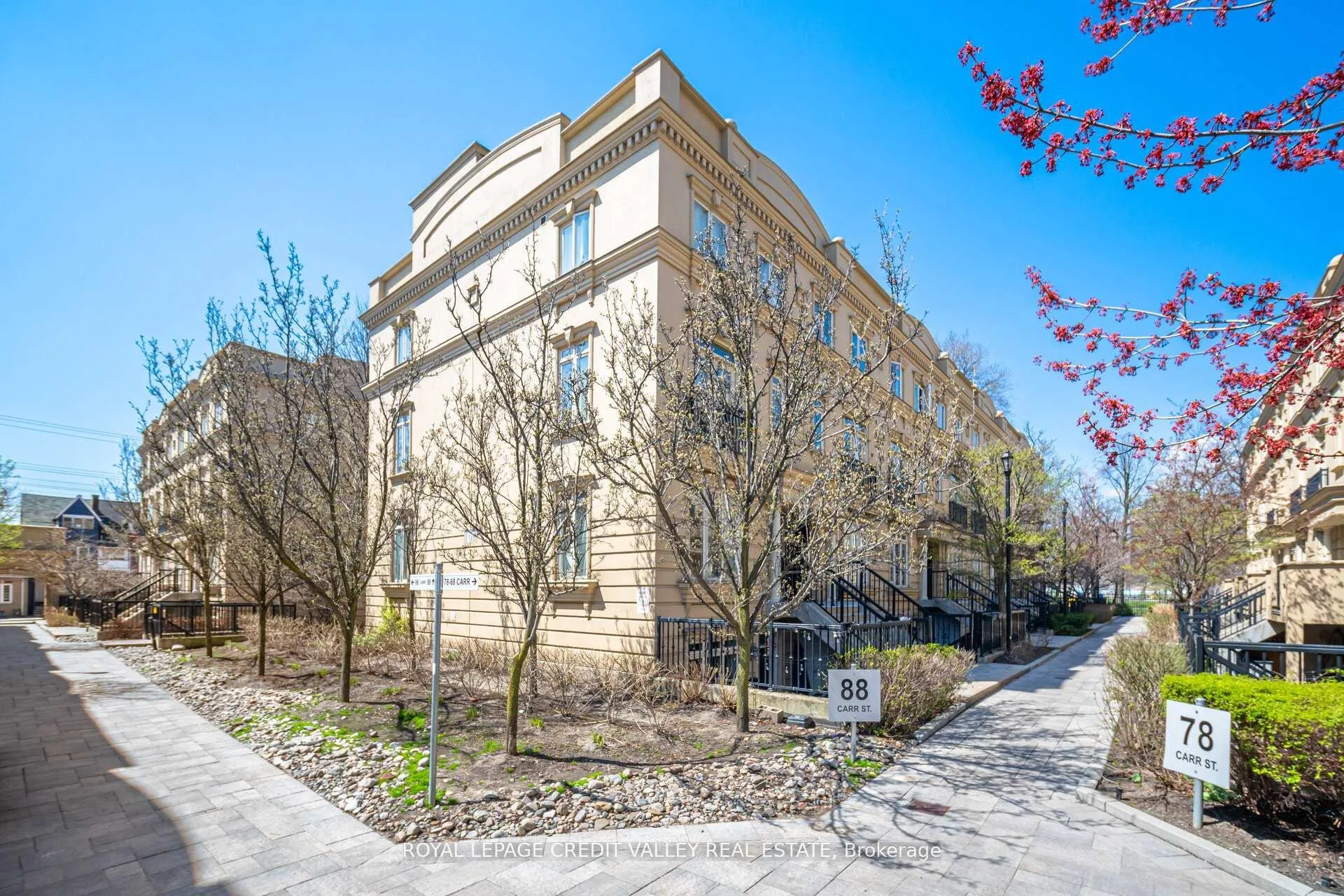 Photo 1 of Unit TH21, 88 Carr Street, Toronto, Kensington-Chinatown — HOMEH
