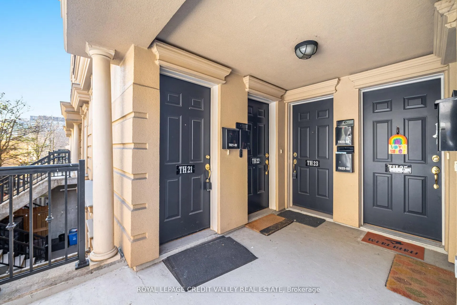 Photo 3 of Unit TH21, 88 Carr Street, Toronto, Kensington-Chinatown — HOMEH