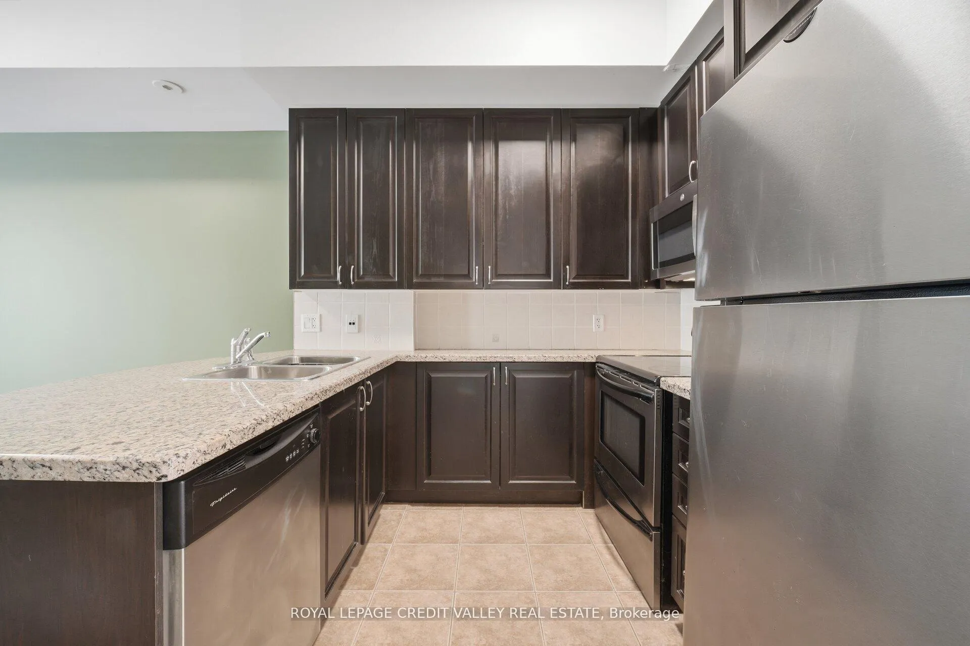 Photo 9 of Unit TH21, 88 Carr Street, Toronto, Kensington-Chinatown — HOMEH