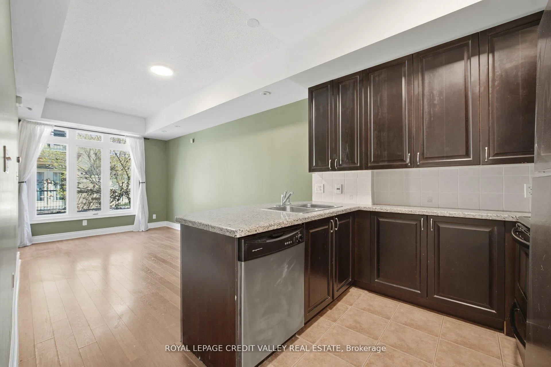 Photo 10 of Unit TH21, 88 Carr Street, Toronto, Kensington-Chinatown — HOMEH