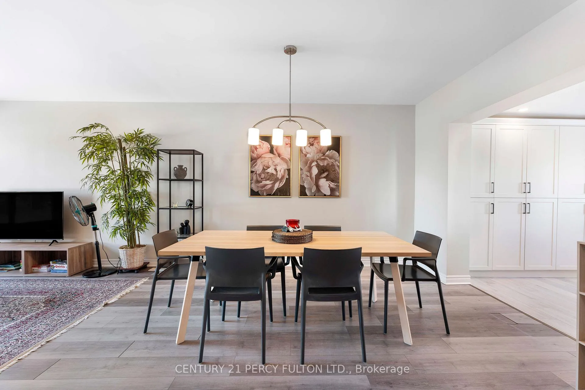 Photo 2 of 111 Melrose Avenue N, Hamilton, Gibson — HOMEH