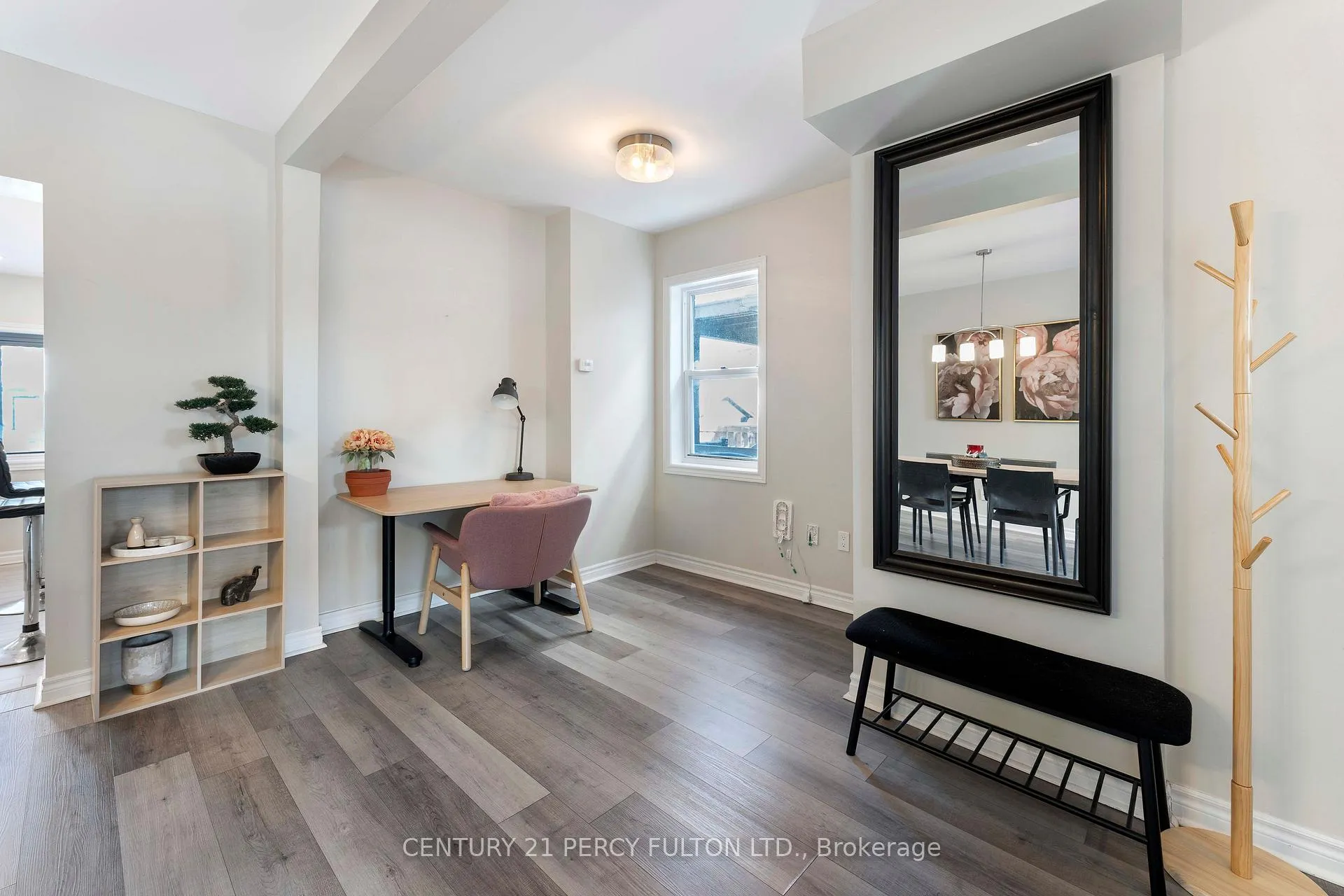 Photo 3 of 111 Melrose Avenue N, Hamilton, Gibson — HOMEH