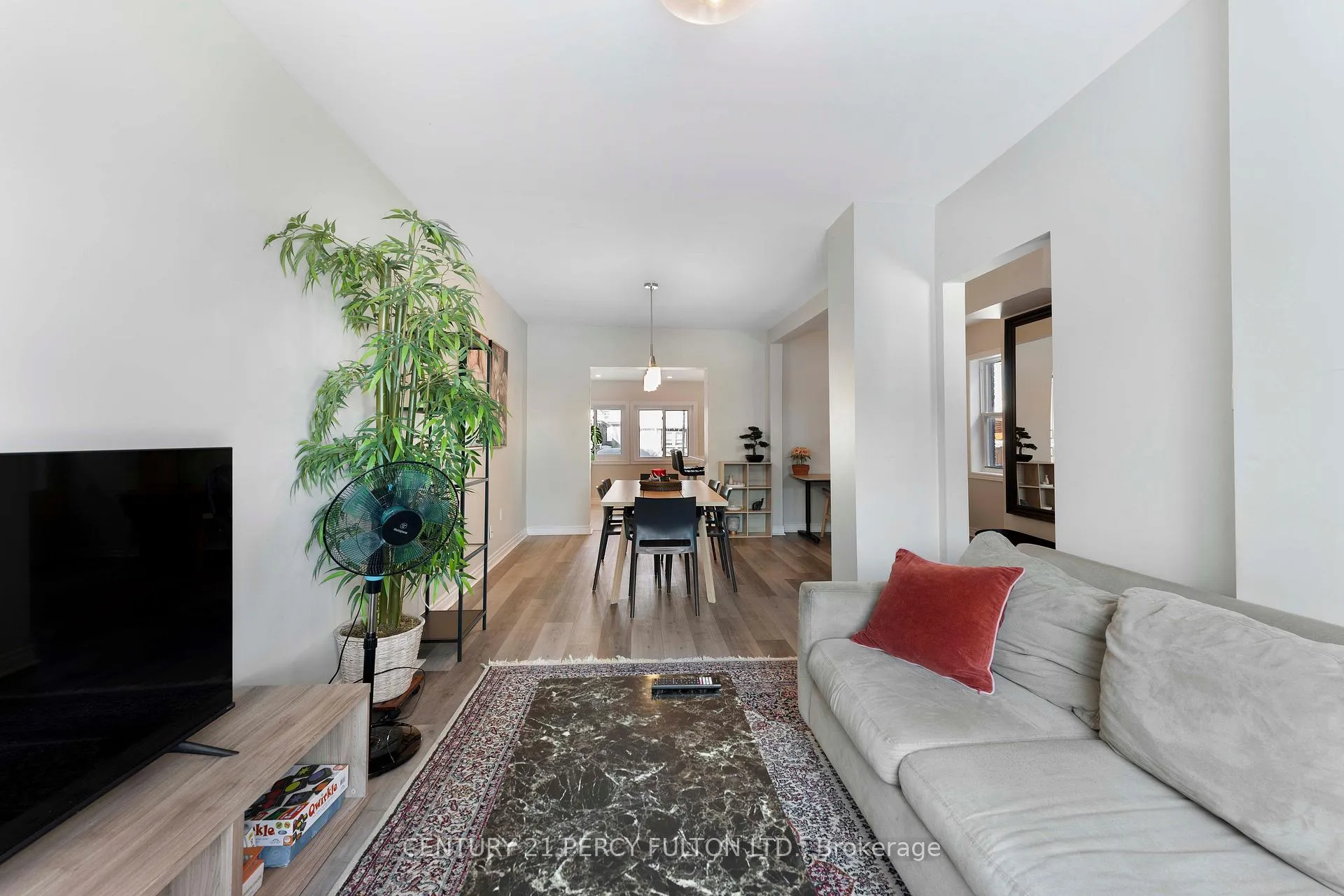 Photo 5 of 111 Melrose Avenue N, Hamilton, Gibson — HOMEH
