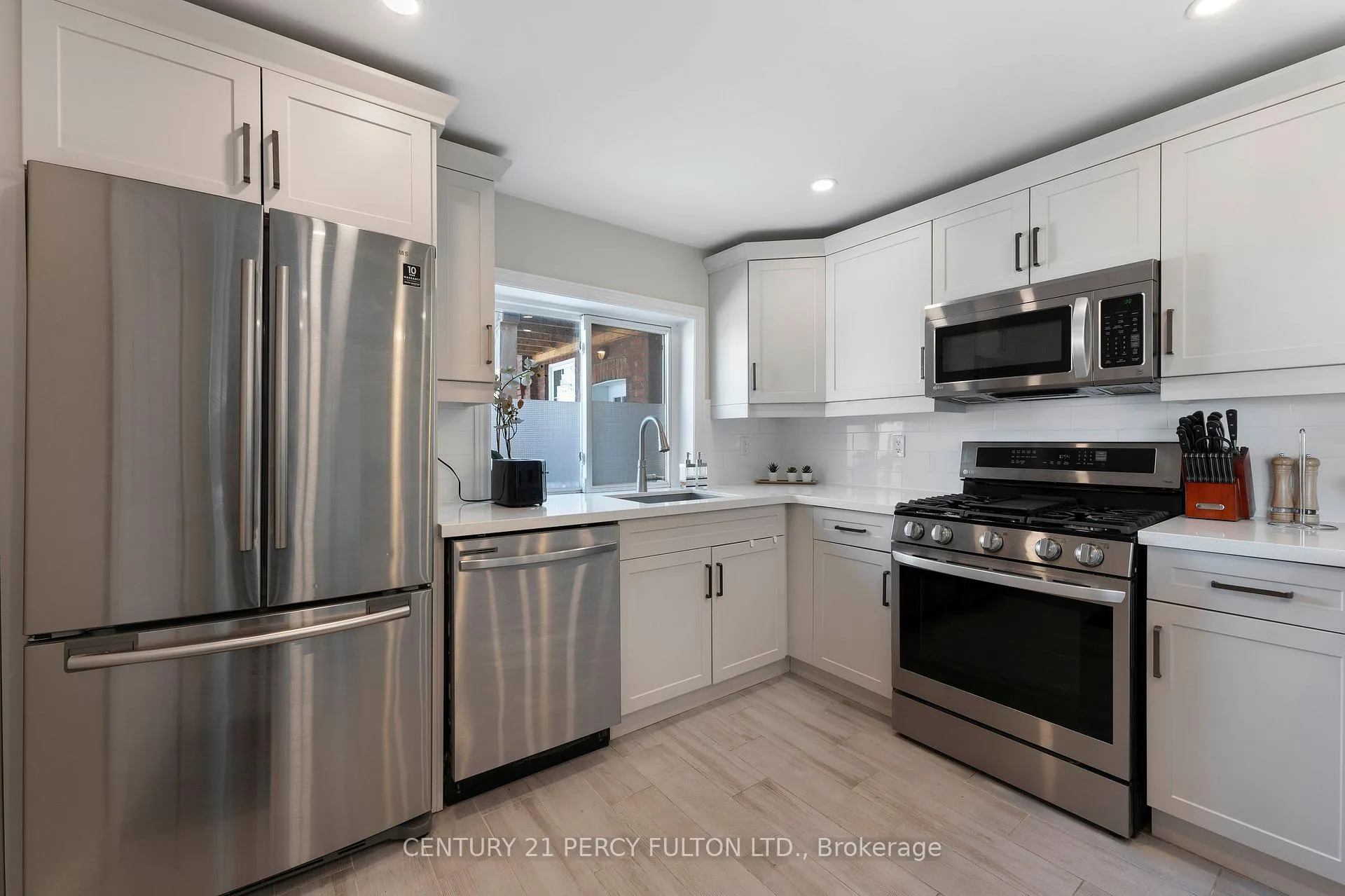 Photo 8 of 111 Melrose Avenue N, Hamilton, Gibson — HOMEH
