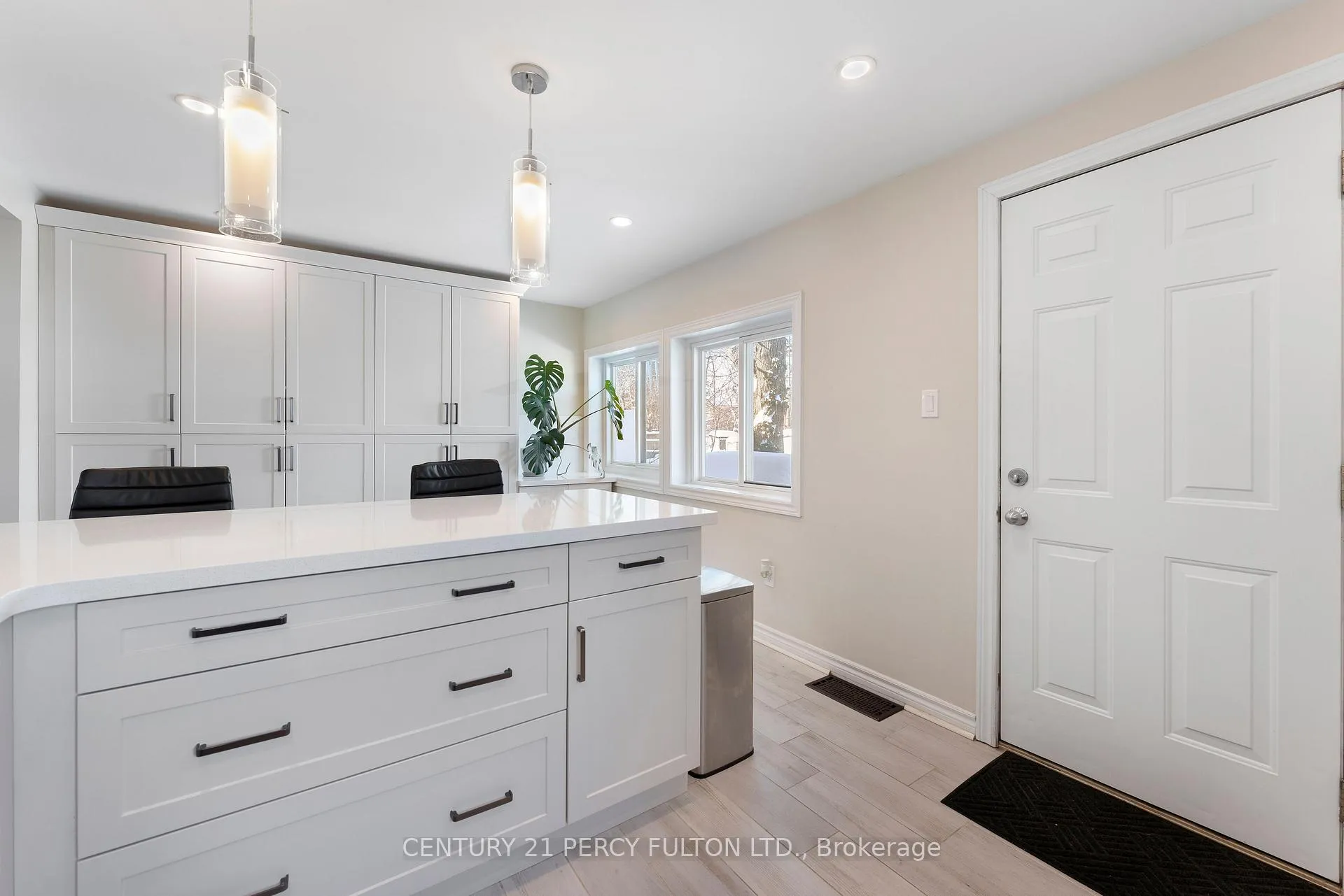 Photo 10 of 111 Melrose Avenue N, Hamilton, Gibson — HOMEH