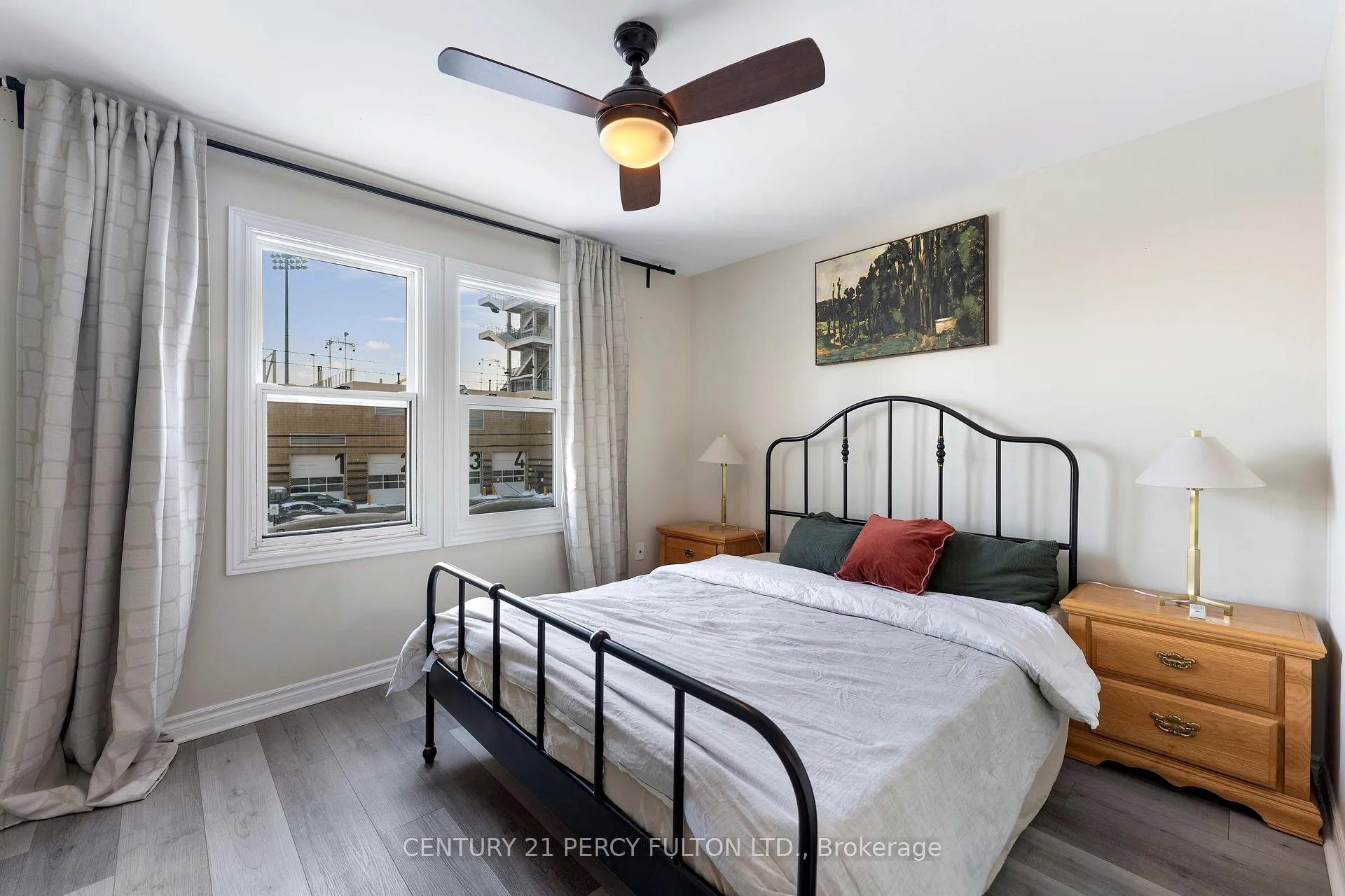 Photo 13 of 111 Melrose Avenue N, Hamilton, Gibson — HOMEH