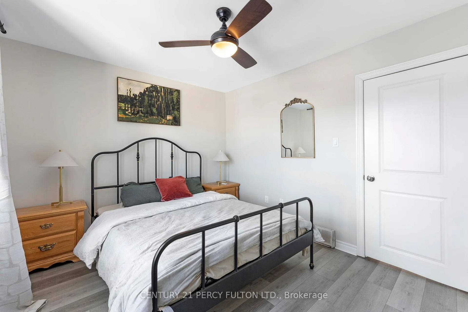 Photo 14 of 111 Melrose Avenue N, Hamilton, Gibson — HOMEH