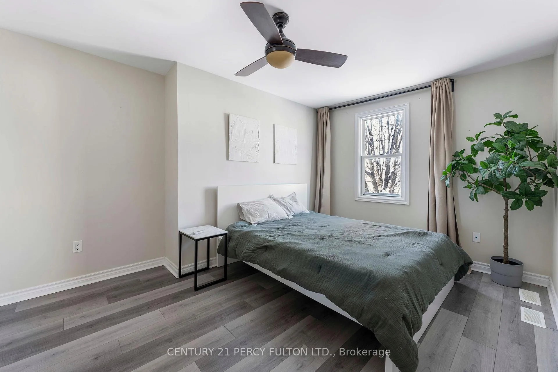 Photo 16 of 111 Melrose Avenue N, Hamilton, Gibson — HOMEH