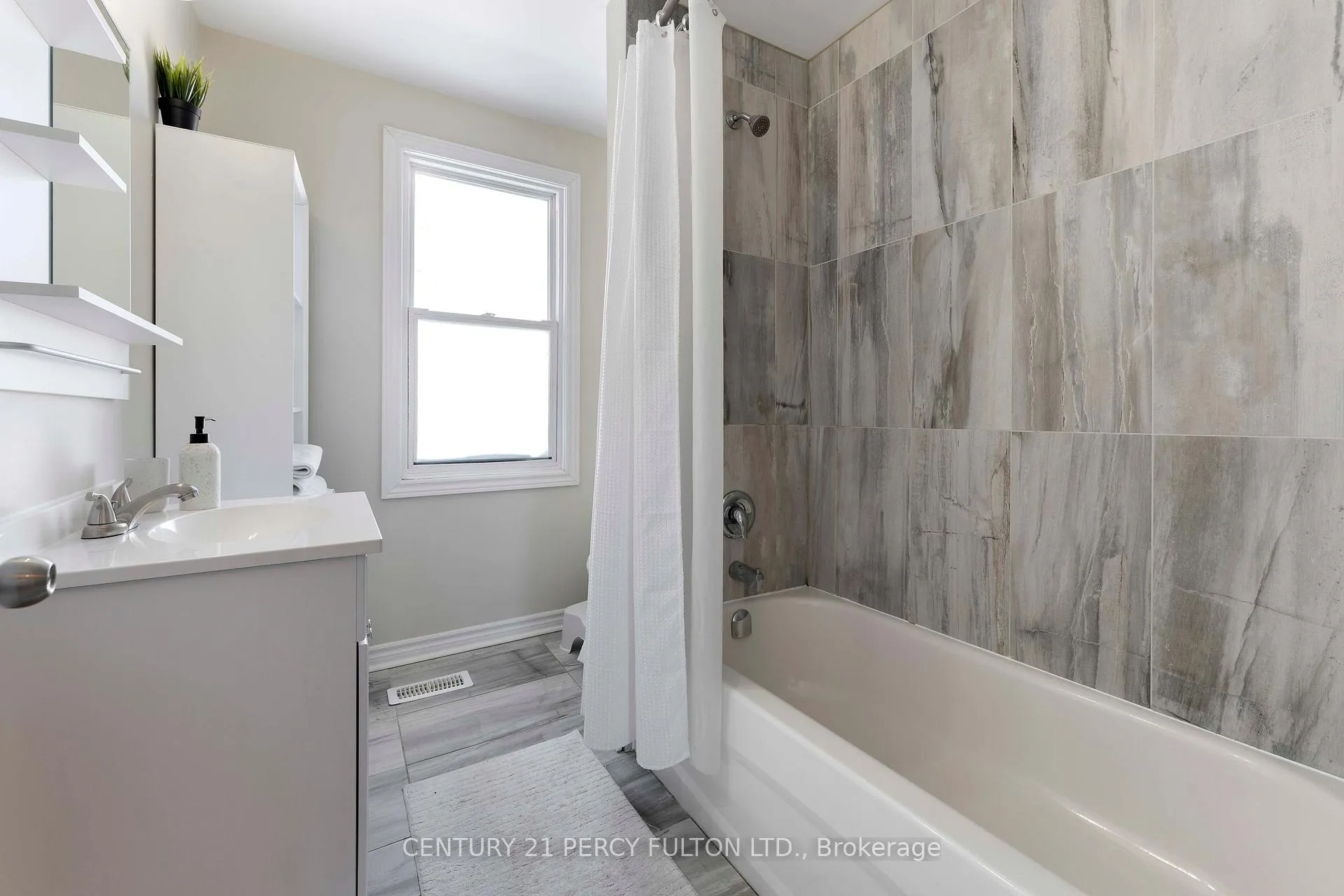 Photo 19 of 111 Melrose Avenue N, Hamilton, Gibson — HOMEH