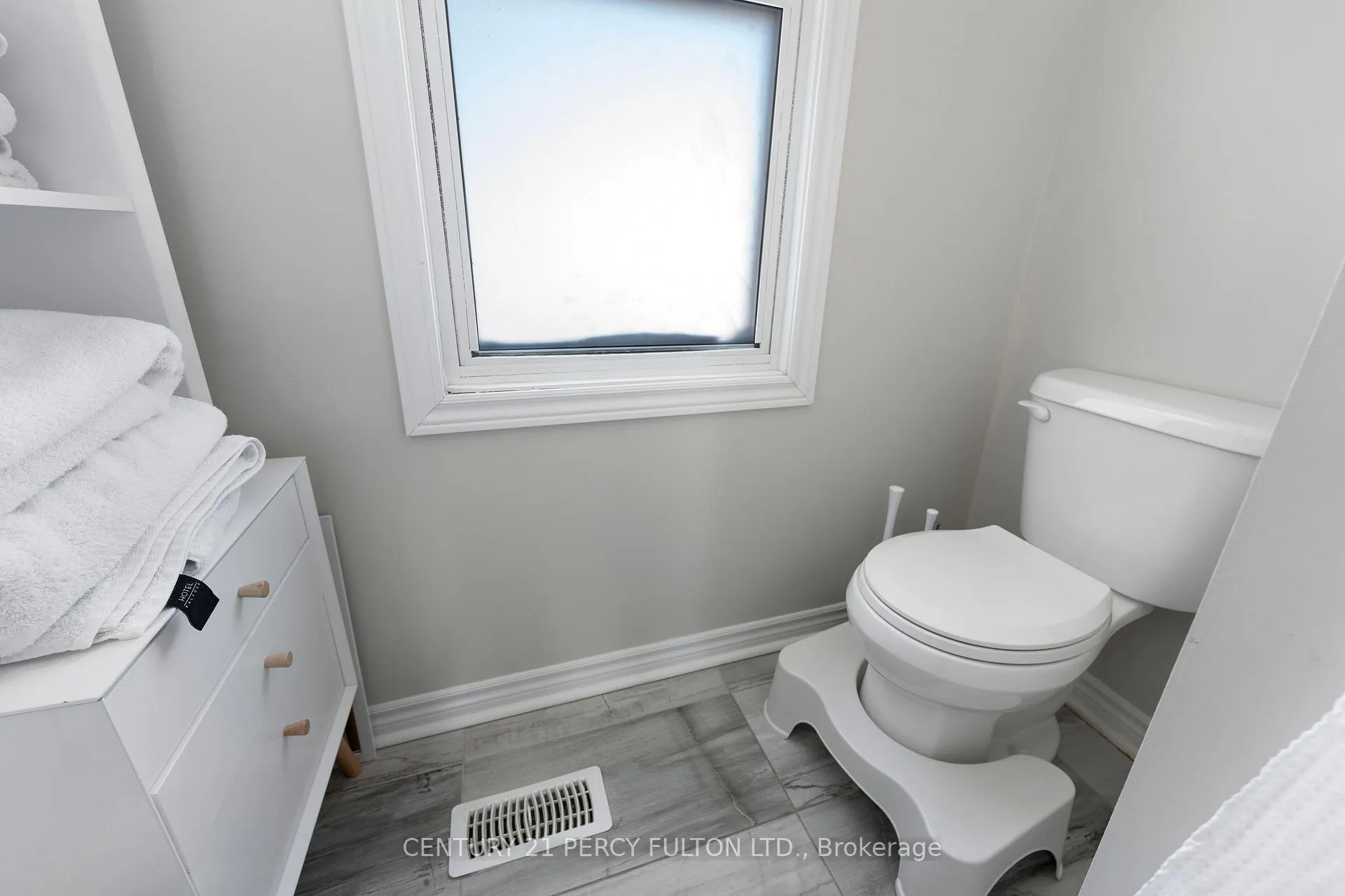Photo 20 of 111 Melrose Avenue N, Hamilton, Gibson — HOMEH