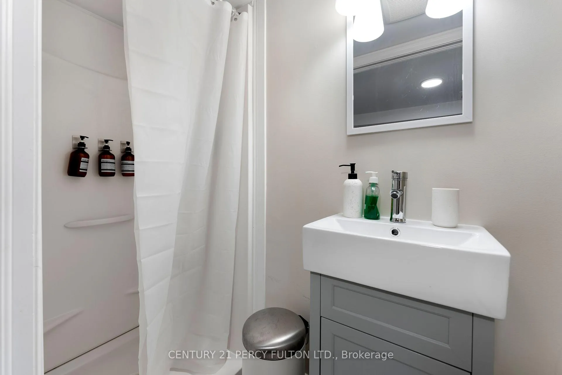 Photo 26 of 111 Melrose Avenue N, Hamilton, Gibson — HOMEH