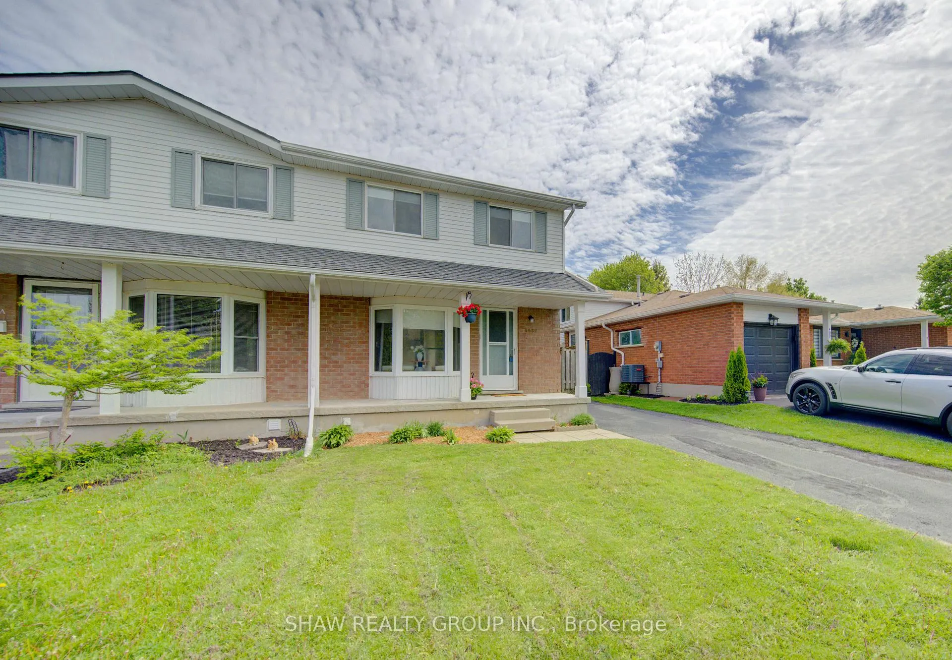 Photo 4 of Unit B, 603 Pinerow Crescent, Waterloo — HOMEH
