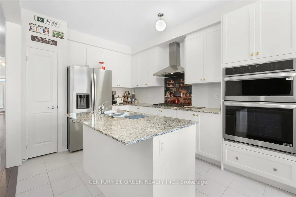 Photo 15 of 384 Kennedy Circle W, Milton, Cobban — HOMEH