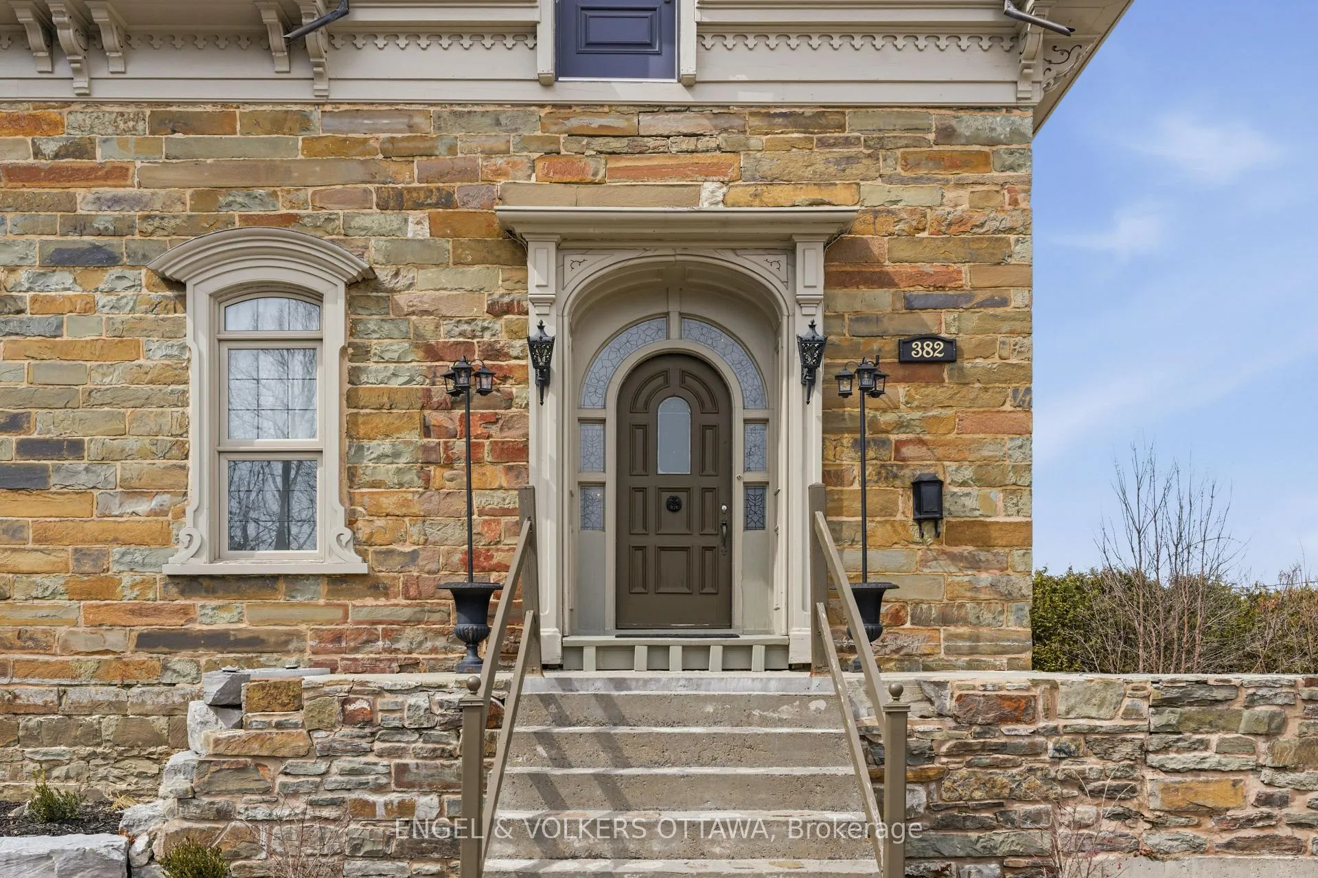 Photo of 382 Mcgill Street
