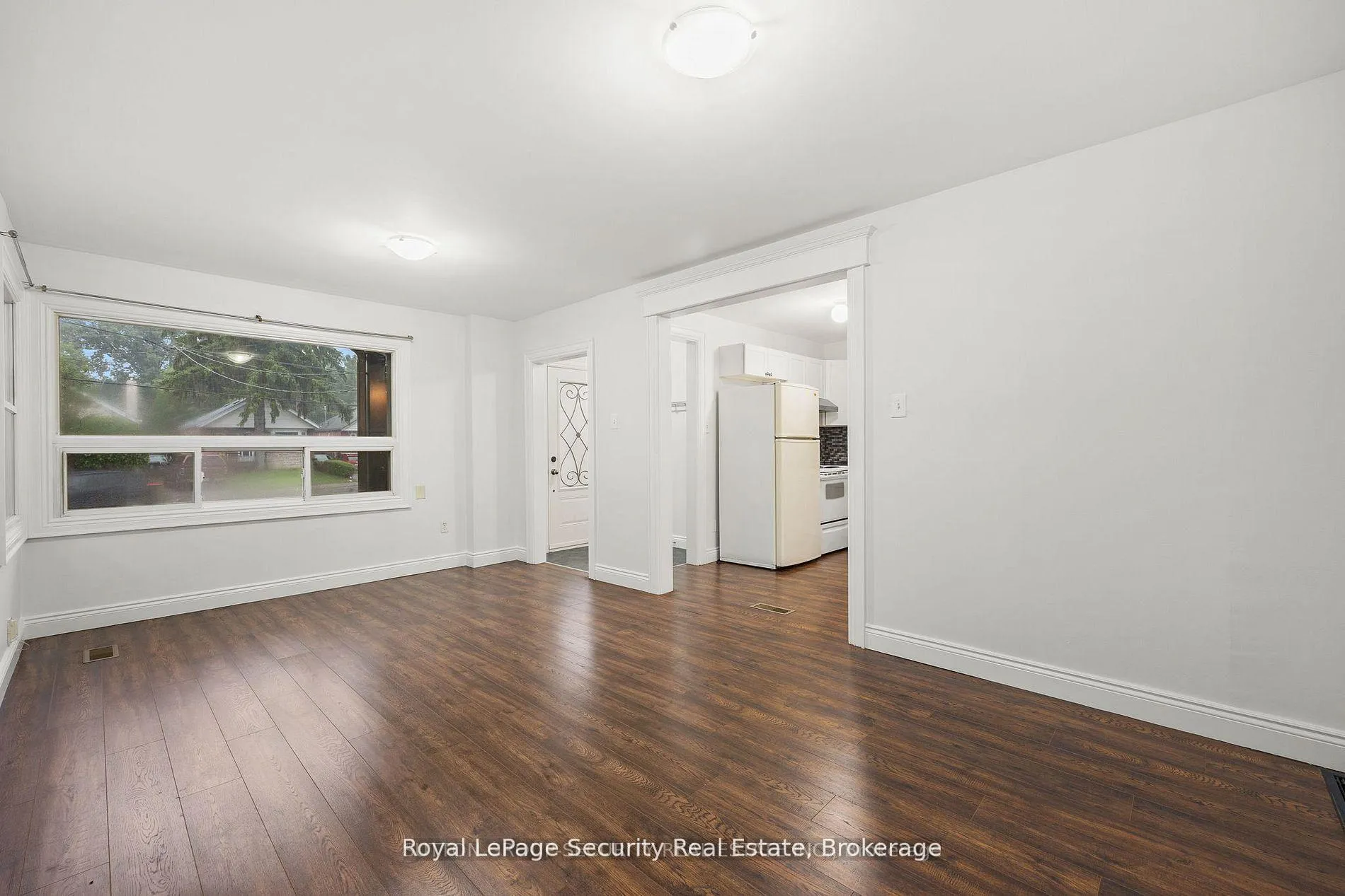 Photo 3 of 177 Clonmore Drive, Scarborough, Birchcliffe-Cliffside — HOMEH