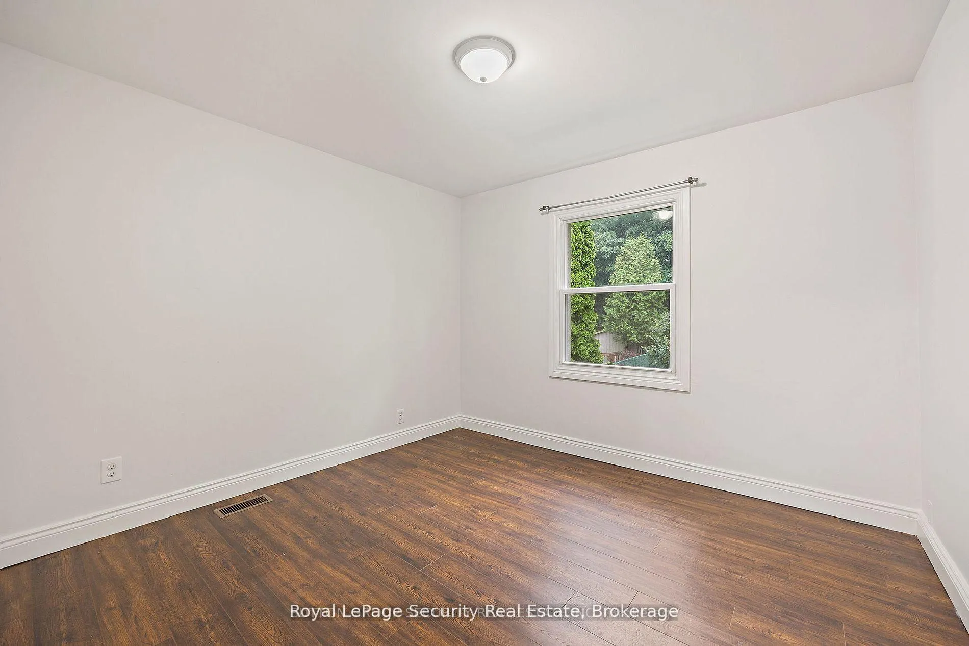 Photo 8 of 177 Clonmore Drive, Scarborough, Birchcliffe-Cliffside — HOMEH