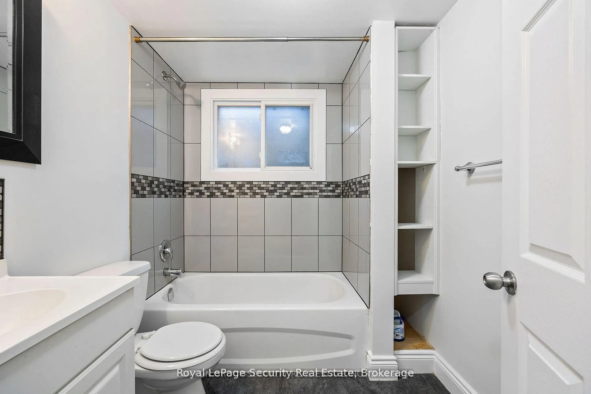 Photo 11 of 177 Clonmore Drive, Scarborough, Birchcliffe-Cliffside — HOMEH