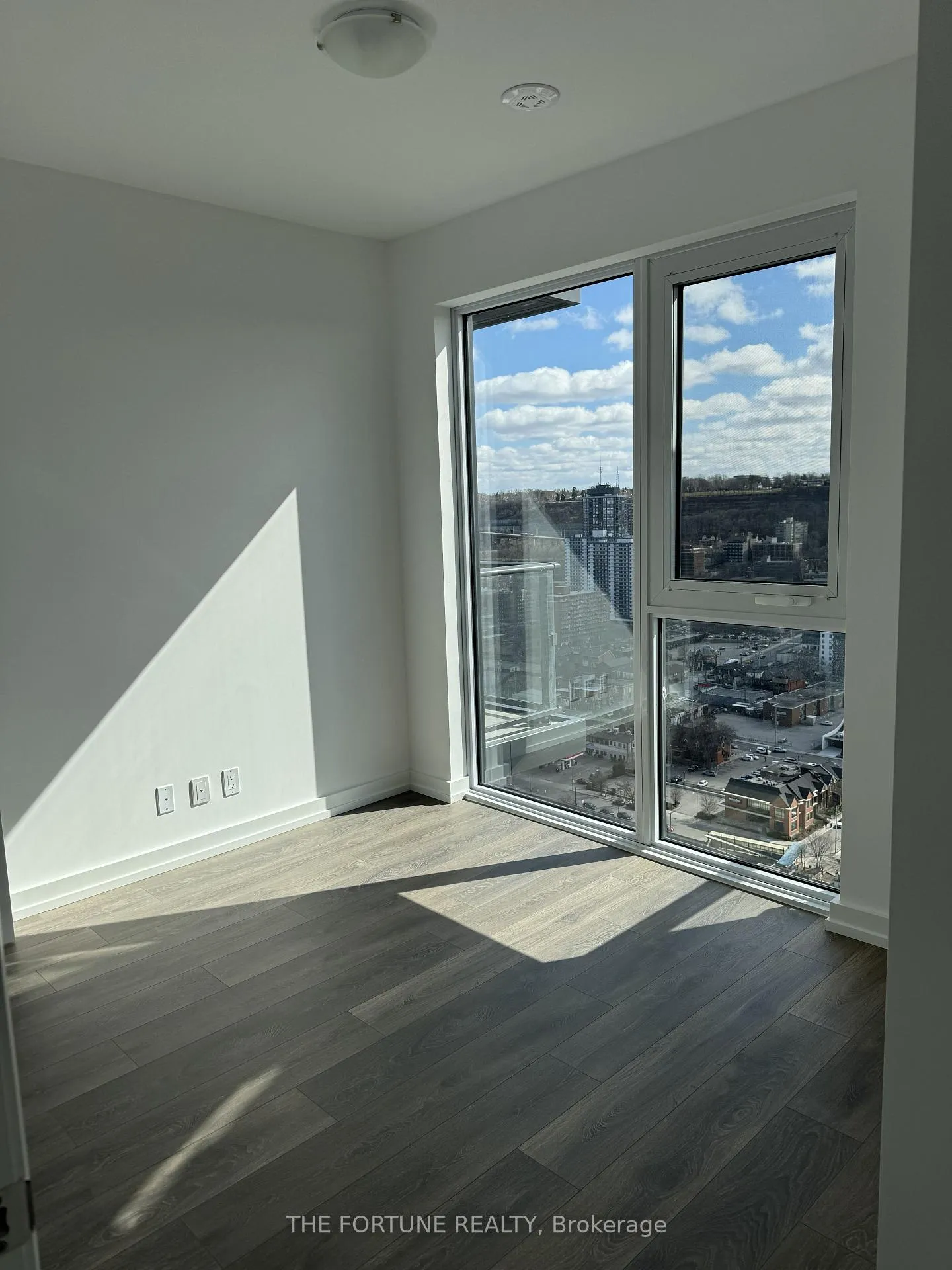 Photo 7 of Unit 2914, 75 James Street S, Hamilton, Corktown — HOMEH
