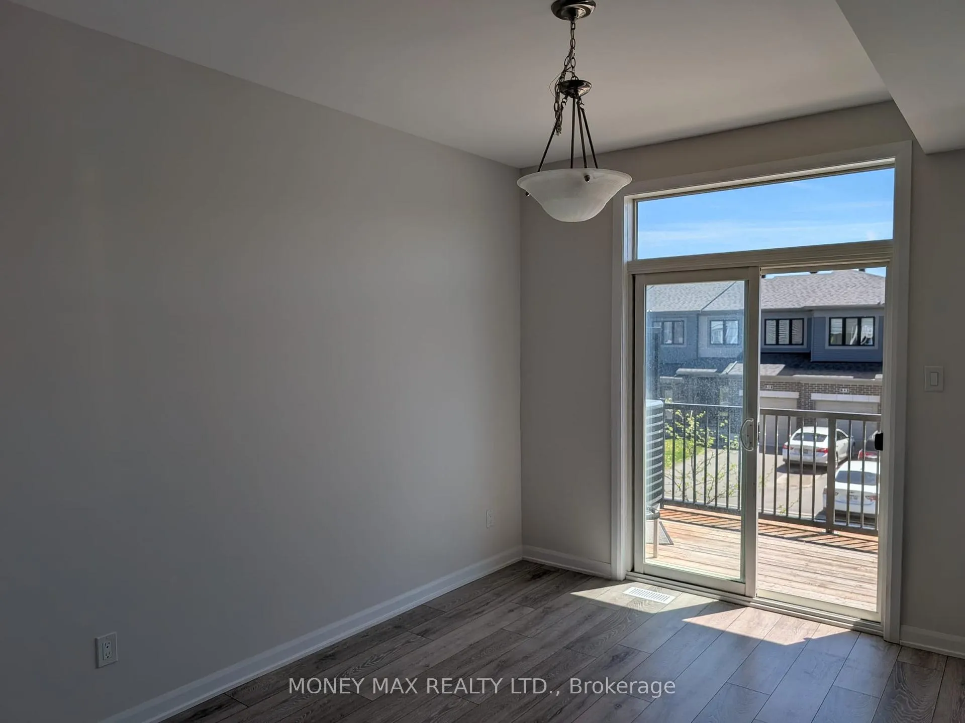 Photo 5 of 56 Teelin Circle, Ottawa, Barrhaven - Half Moon Bay — HOMEH