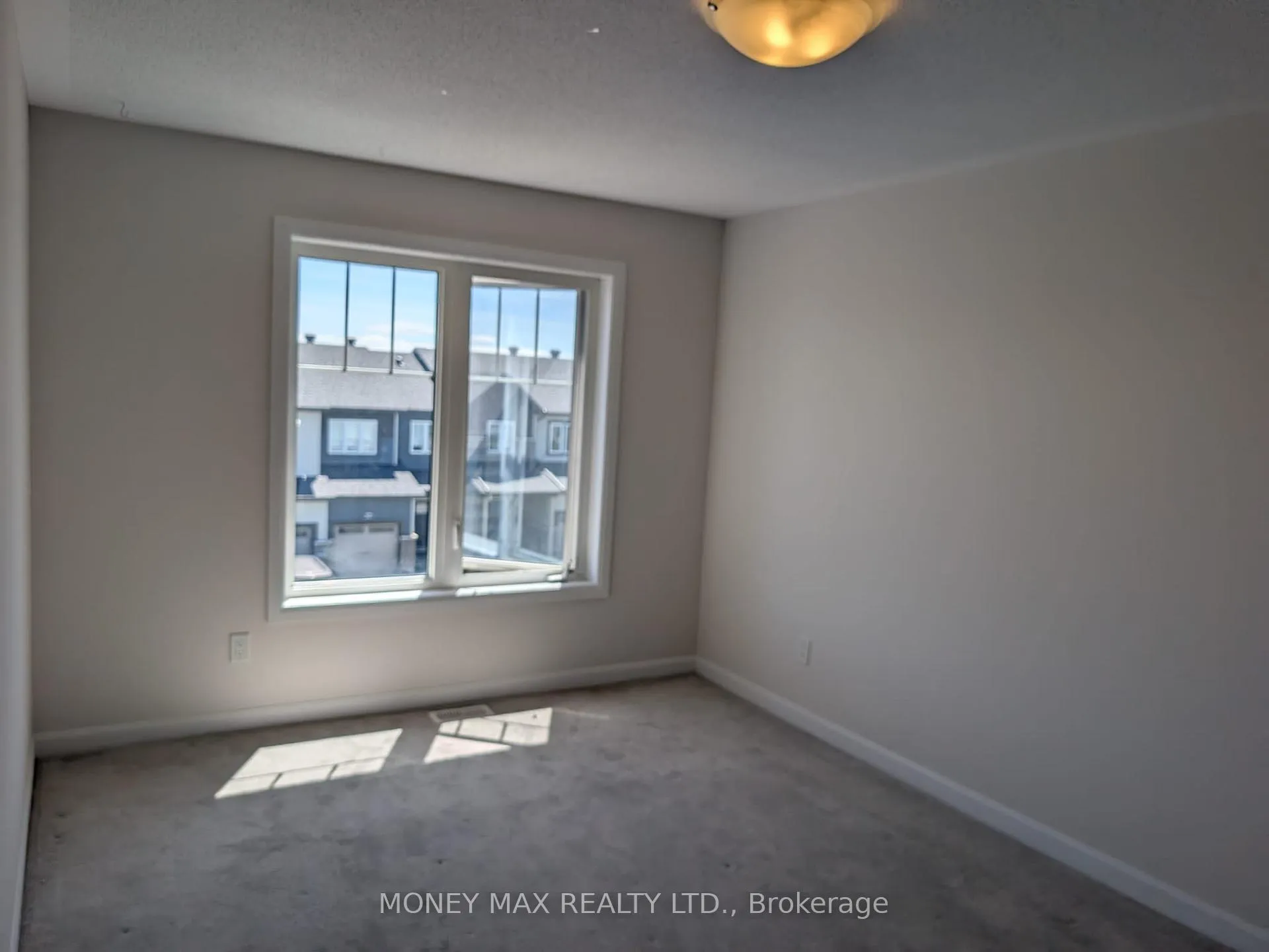 Photo 10 of 56 Teelin Circle, Ottawa, Barrhaven - Half Moon Bay — HOMEH