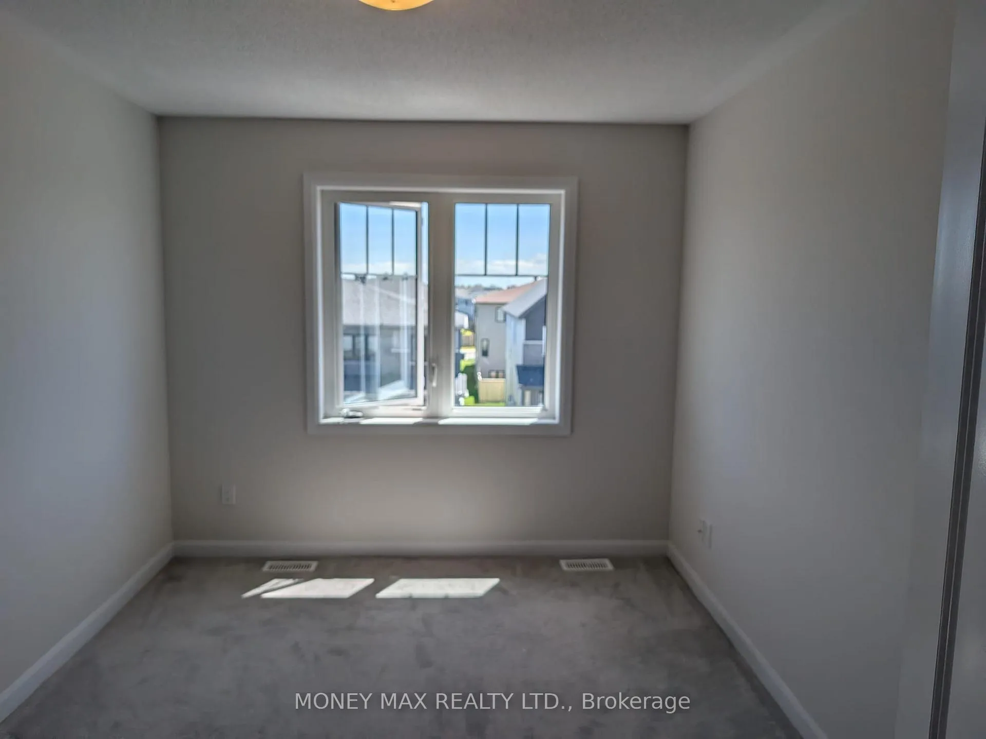 Photo 13 of 56 Teelin Circle, Ottawa, Barrhaven - Half Moon Bay — HOMEH