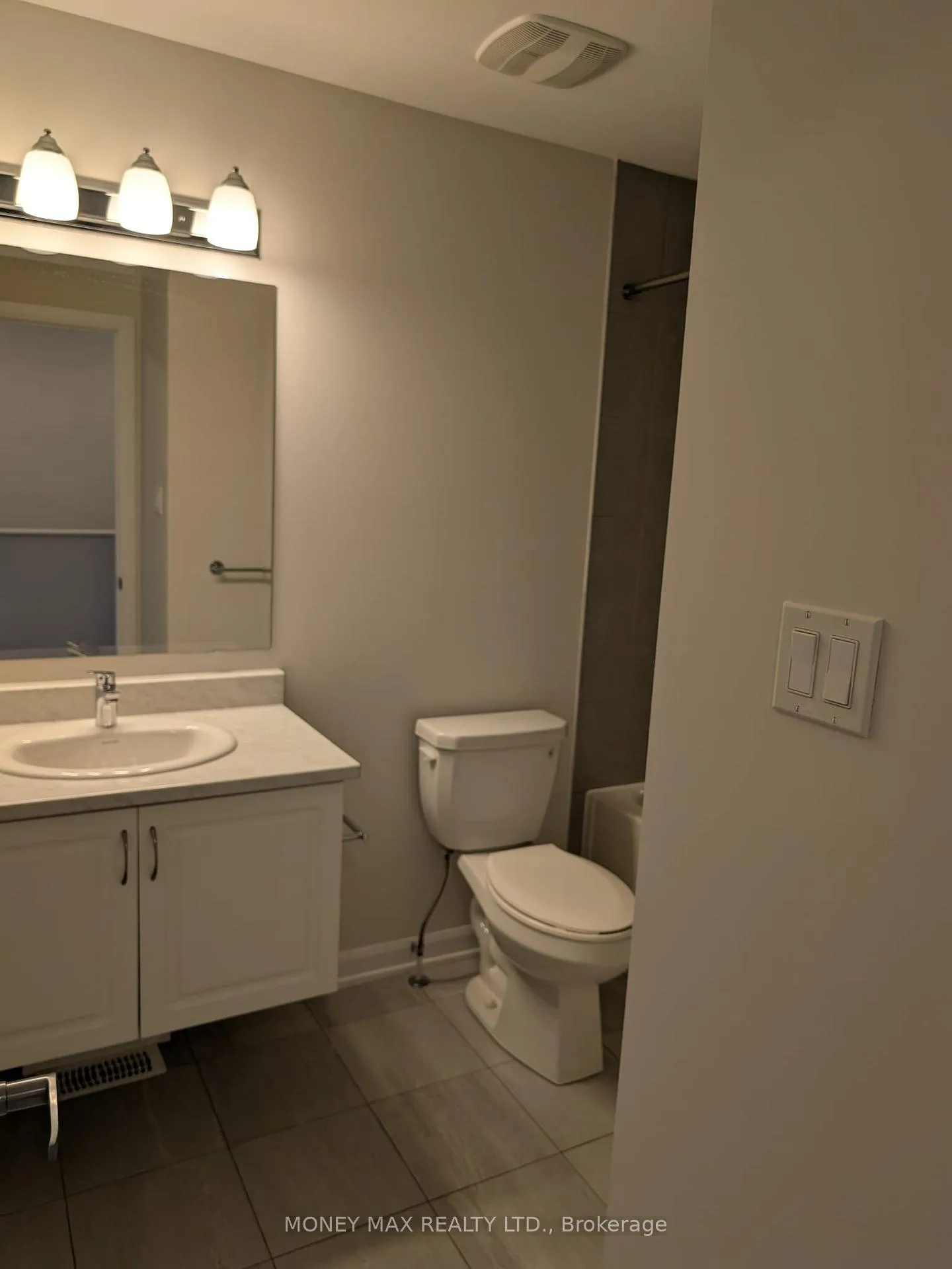 Photo 15 of 56 Teelin Circle, Ottawa, Barrhaven - Half Moon Bay — HOMEH