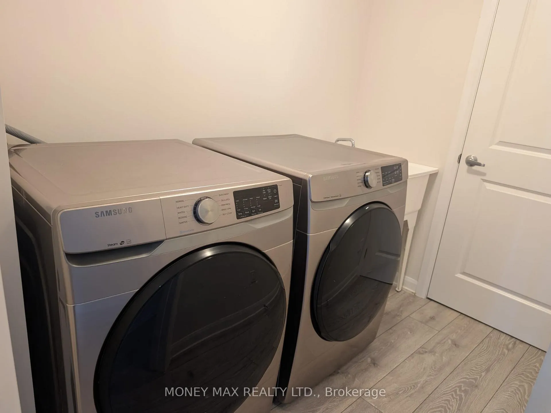 Photo 17 of 56 Teelin Circle, Ottawa, Barrhaven - Half Moon Bay — HOMEH
