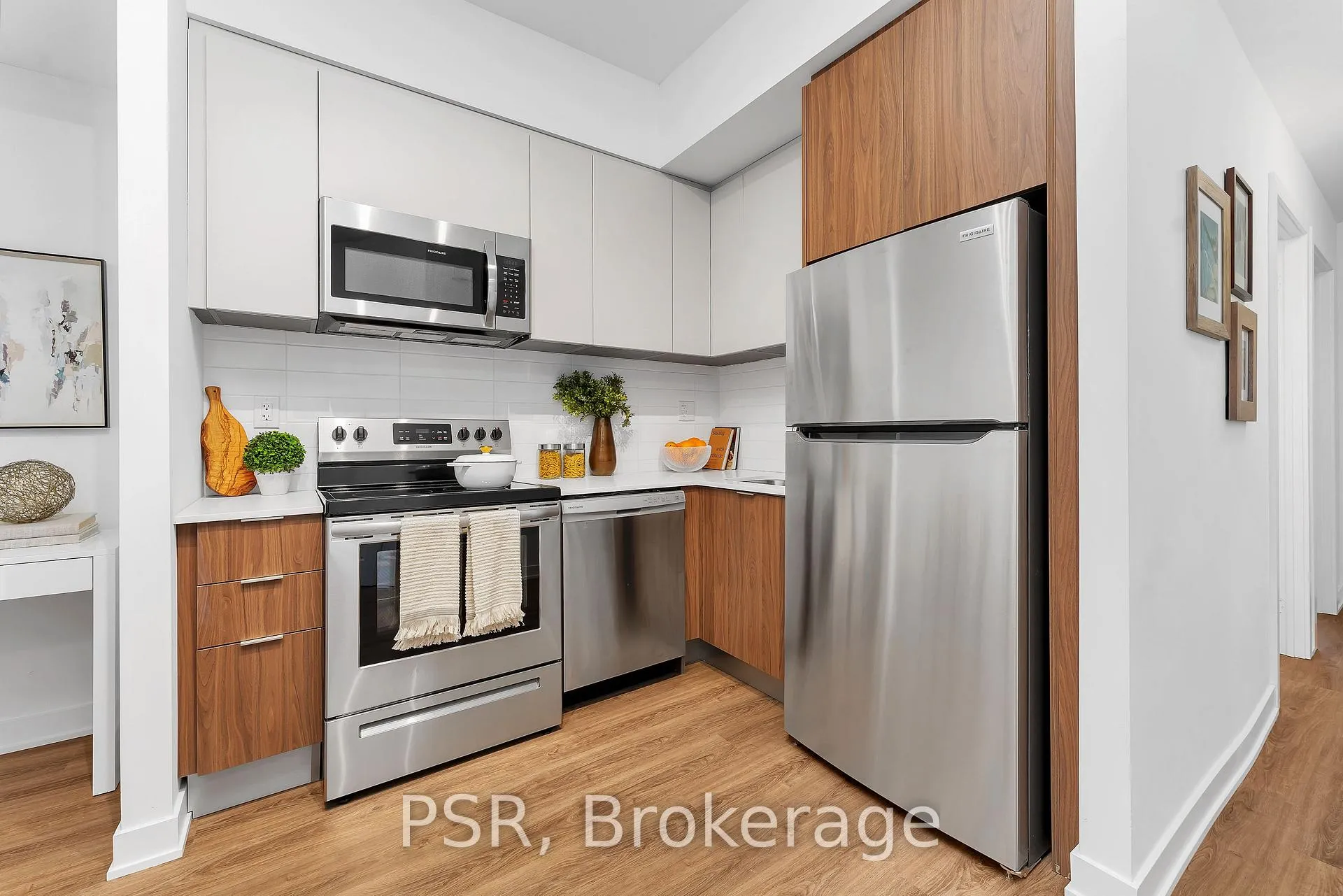 Photo 4 of Unit 108, 41 Danforth Road, Scarborough, Oakridge — HOMEH